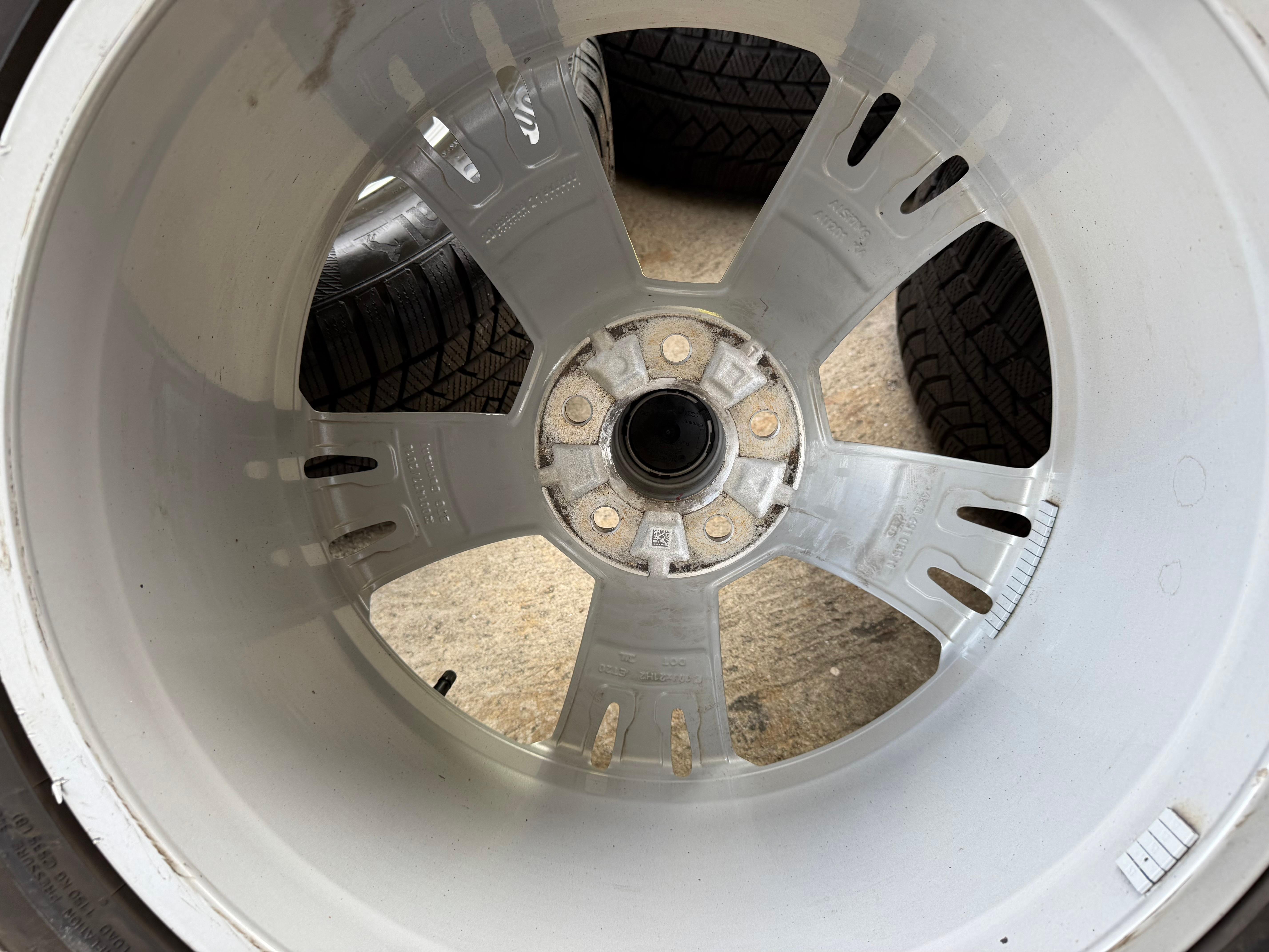 4 Original 21" Alu Winterräder Audi Q8 SQ8 4M 4M8601025H 285/45R21 113V Continental