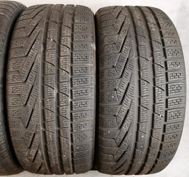 2 x 235/40R19 92V 2 x 295/35R19 100V Neumáticos de invierno Pirelli Sottozero 2 N0 5mm 2012