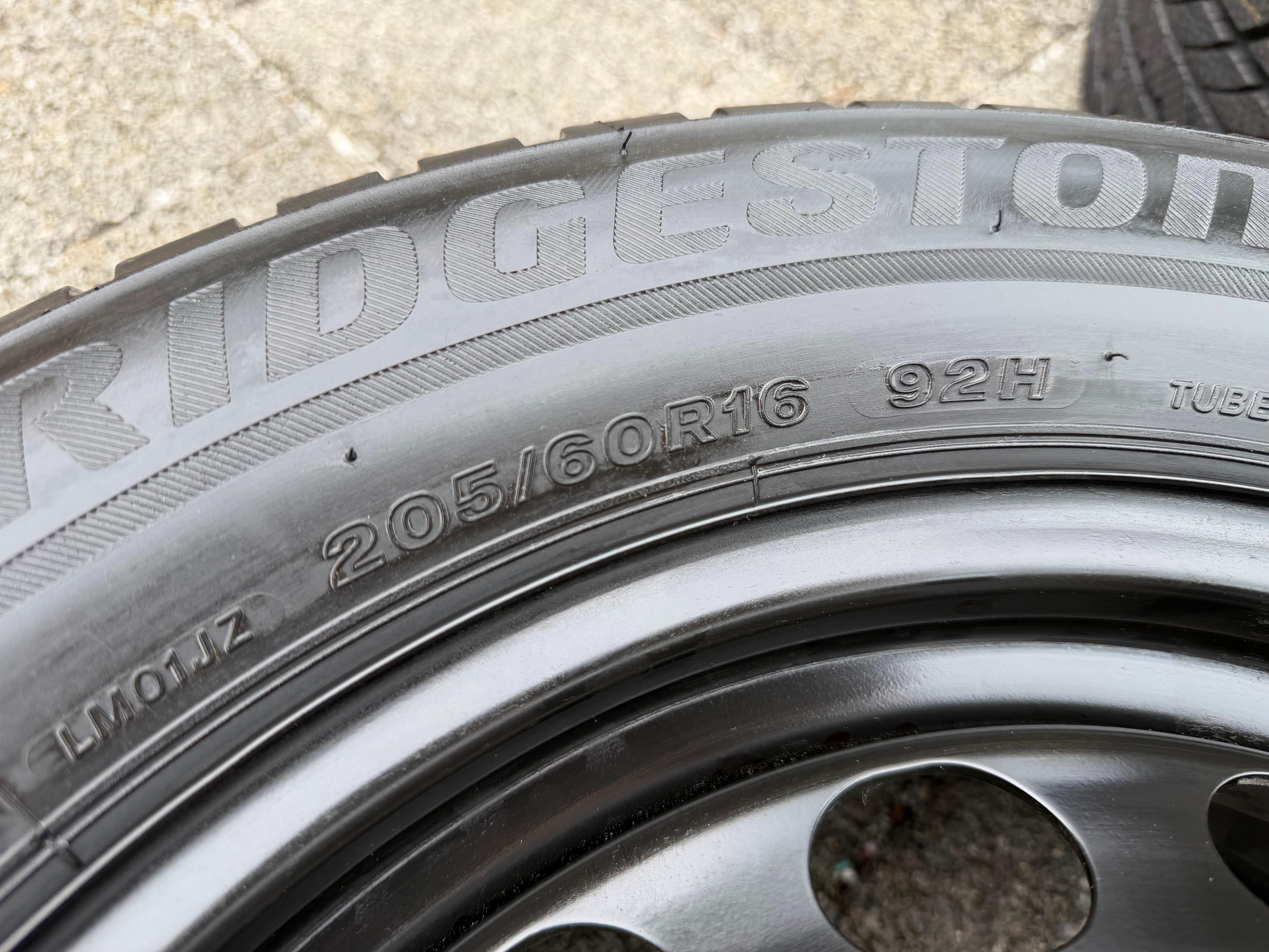 4 Winterräder Audi Q2 GA VW T-Roc Skoda Karoq 205/60R16 92H Bridgestone 5Q0601027AM NEU