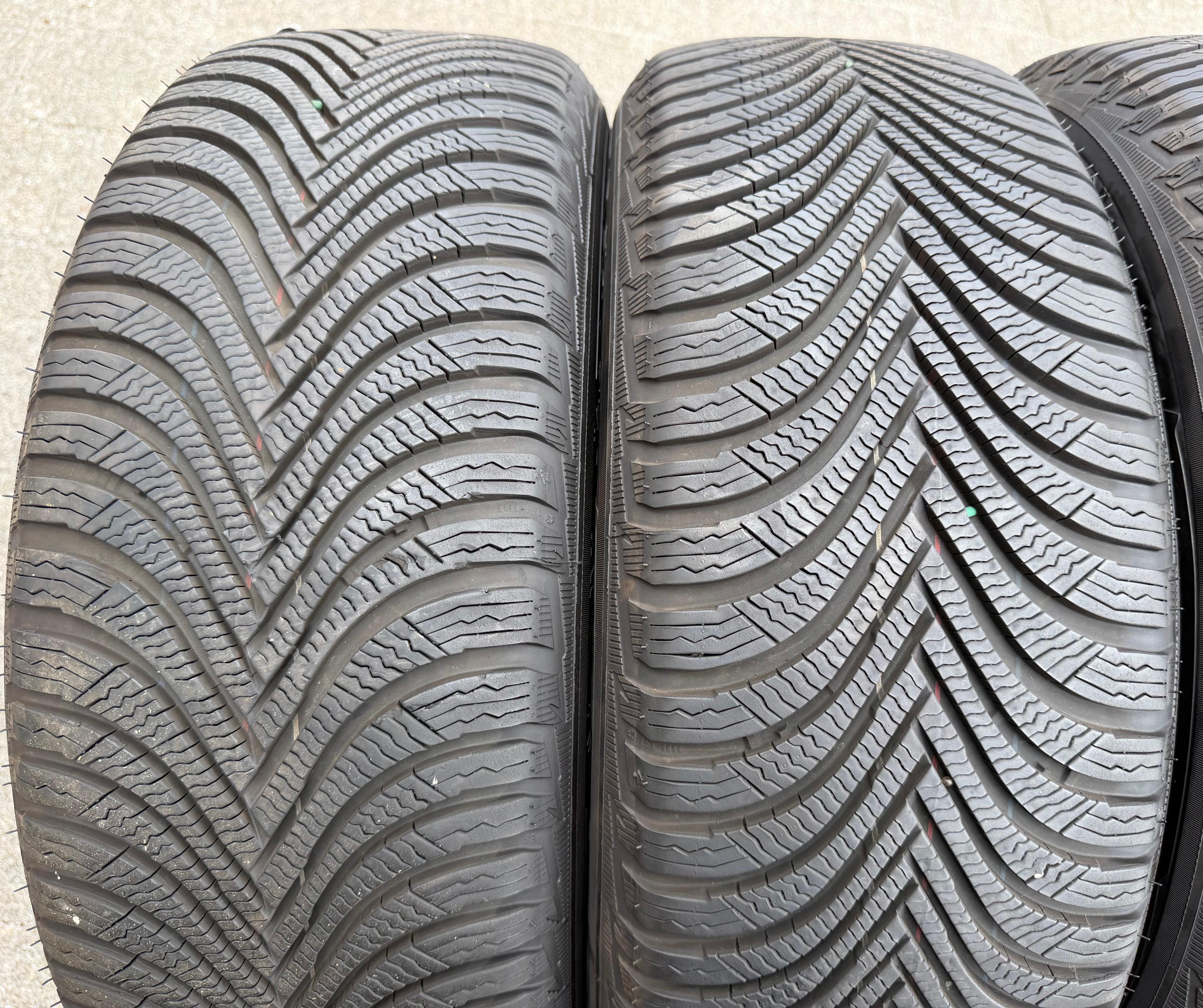 4 Original 17" Alu Winterräder Audi Q2 215/55R17 94V Michelin 8MM