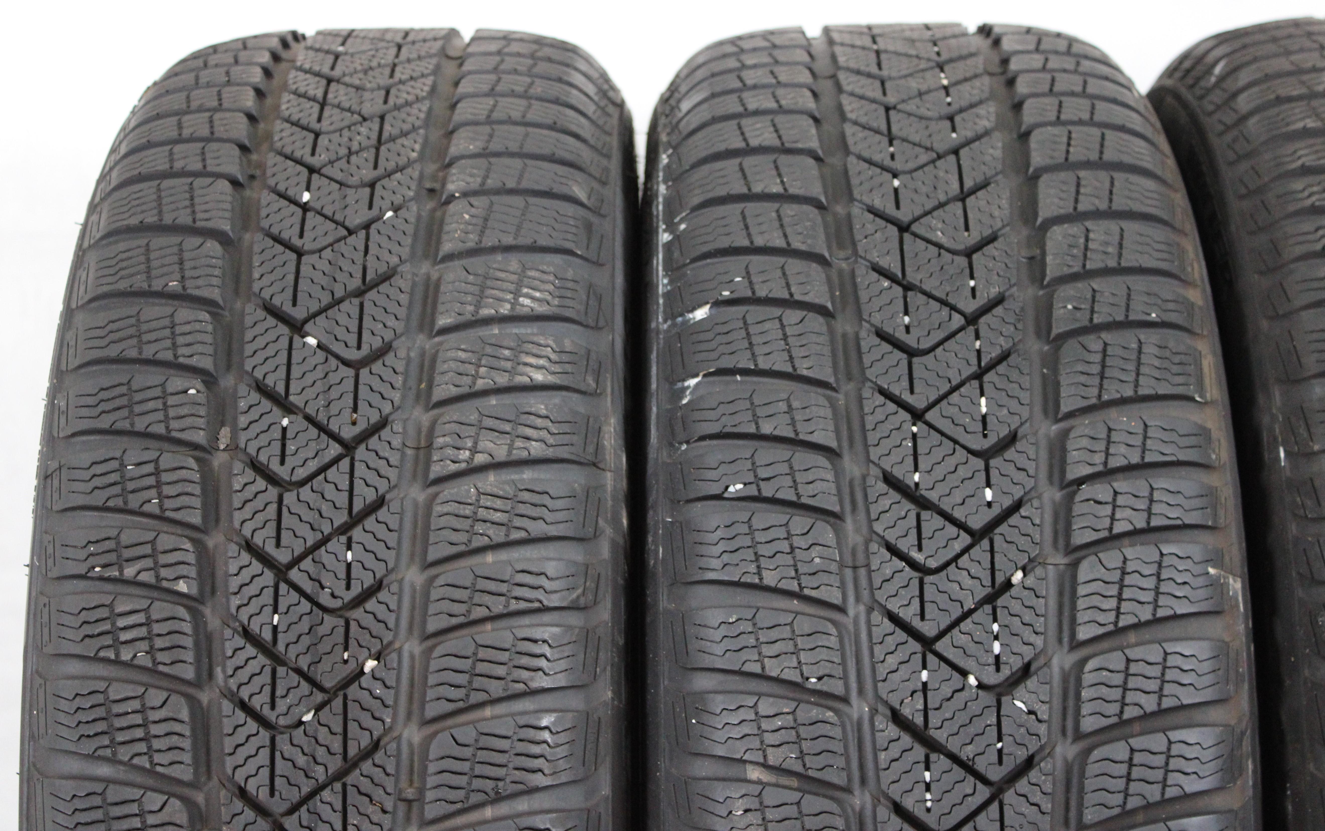 4 x 225/45R19 96V Winterreifen Pirelli Sottozero 3 Runflat 7-7,5mm 3x2019/1x2020 *