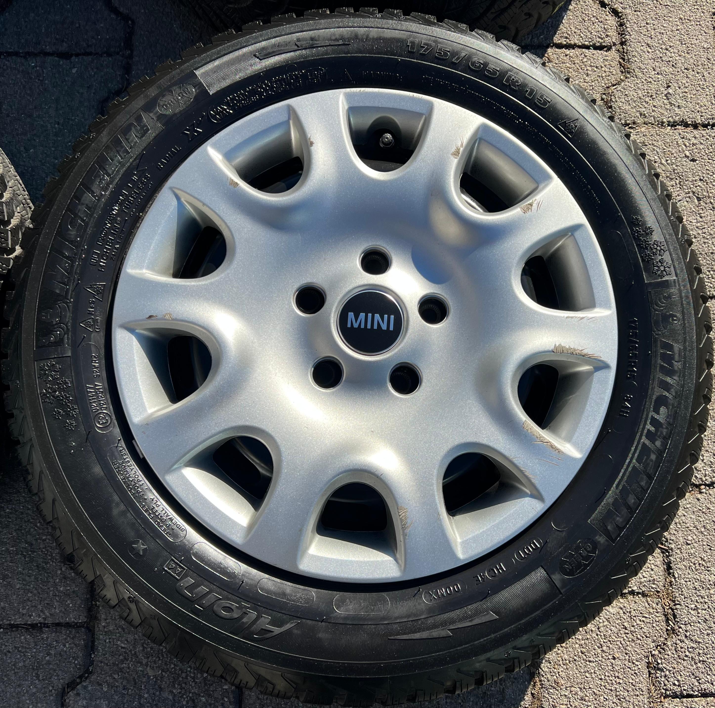 4 RUEDAS DE INVIERNO MINI F55 F56 F57 175/65R15 84H RDKS 6851510 MICHELIN RDKS ENTREGA GRATUITA
