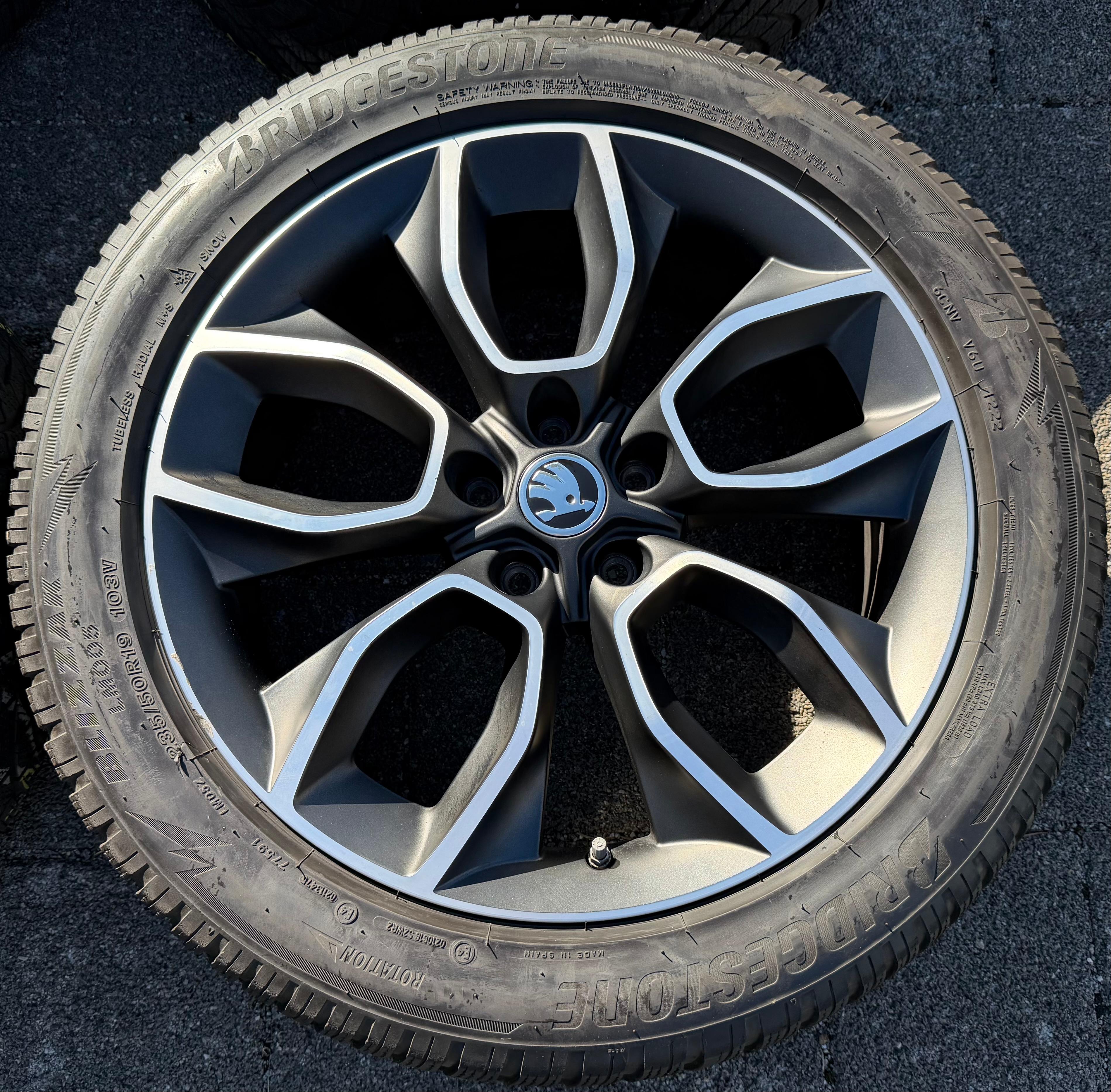 4 Original 19" Alu Winterräder Skoda Kodiaq NS7 235/50R19 103V 2022 Bridgestone