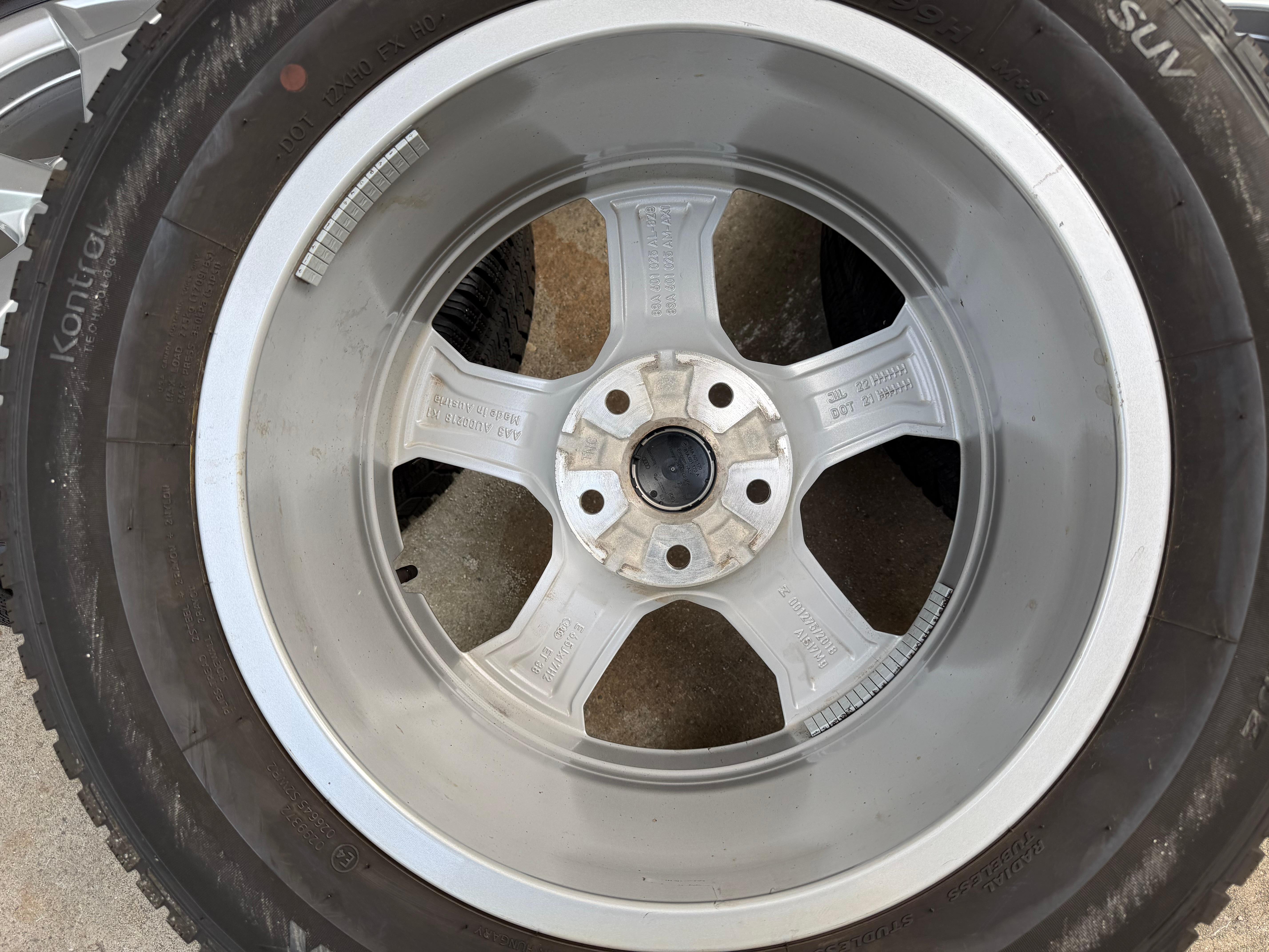 4 Original 17" Alu Winterräder Audi Q3 F3 F3N 215/65R17 99H Hankook 2021