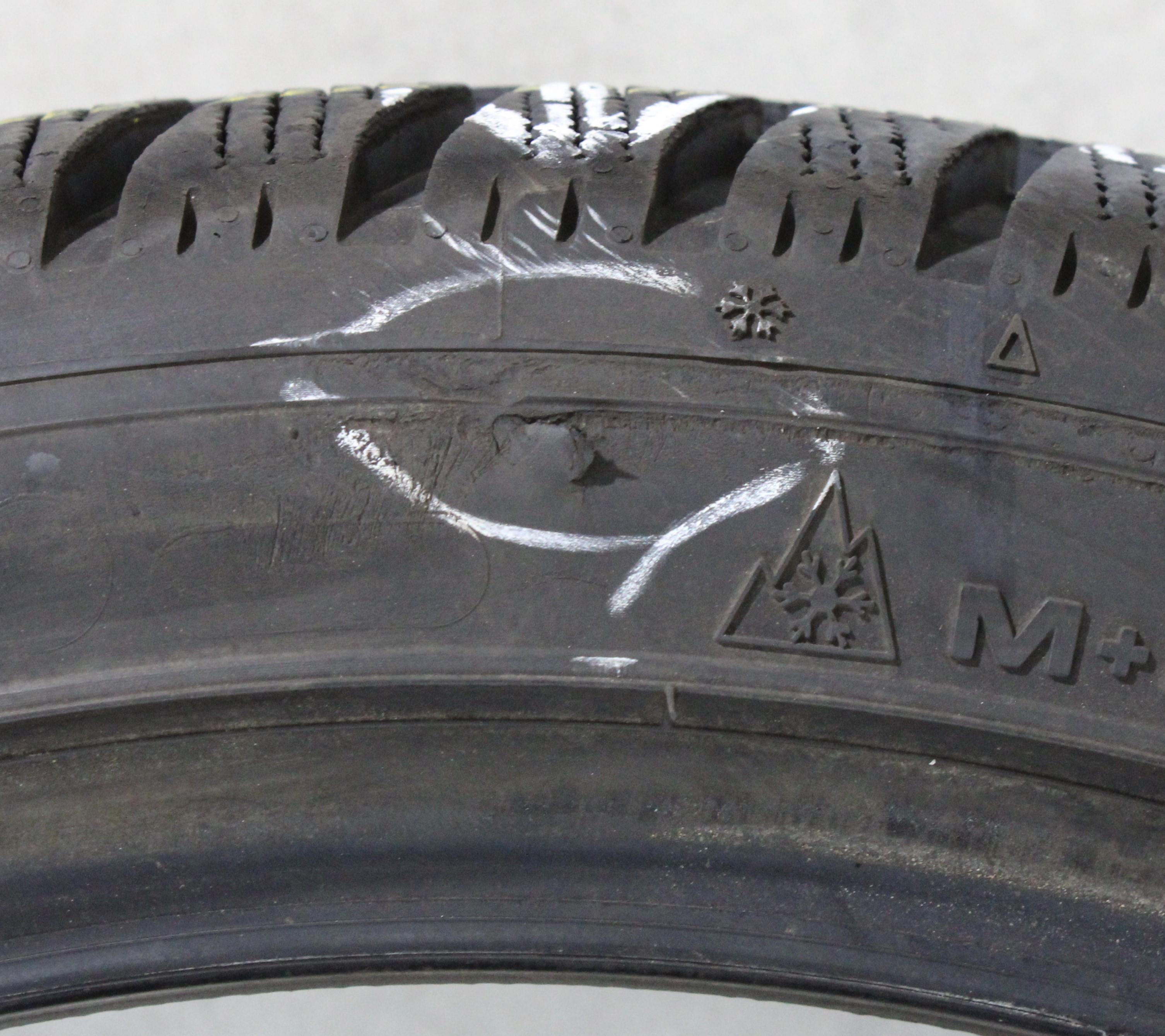 4 x 225/40R18 92V Winterreifen Dunlop Winter Sport 5 8-8,5mm 2020 XL