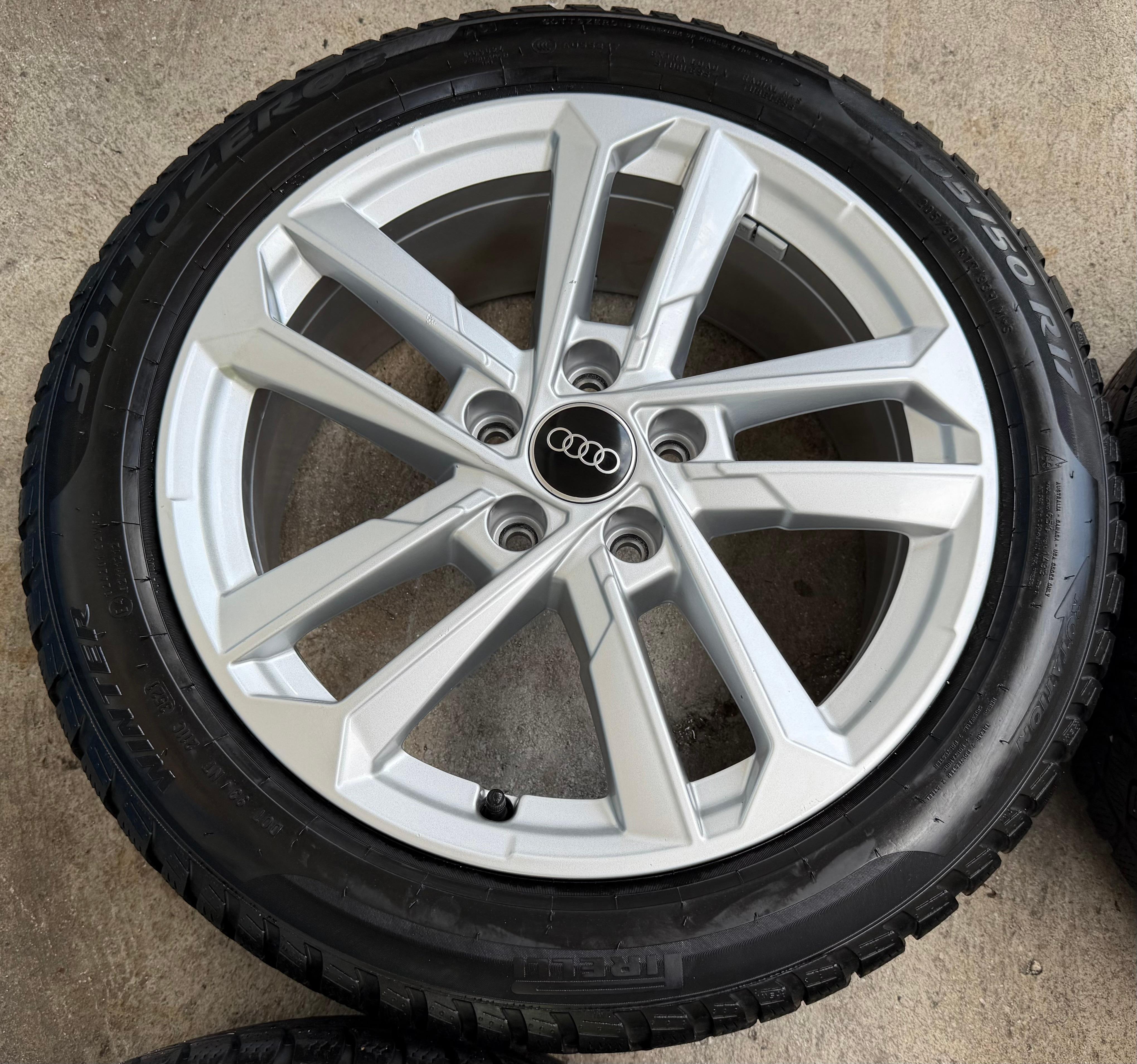 4 Original 17" Alu Winterräder Audi A3 S3 8Y 8Y0601025L 205/50R17 93H Pirelli
