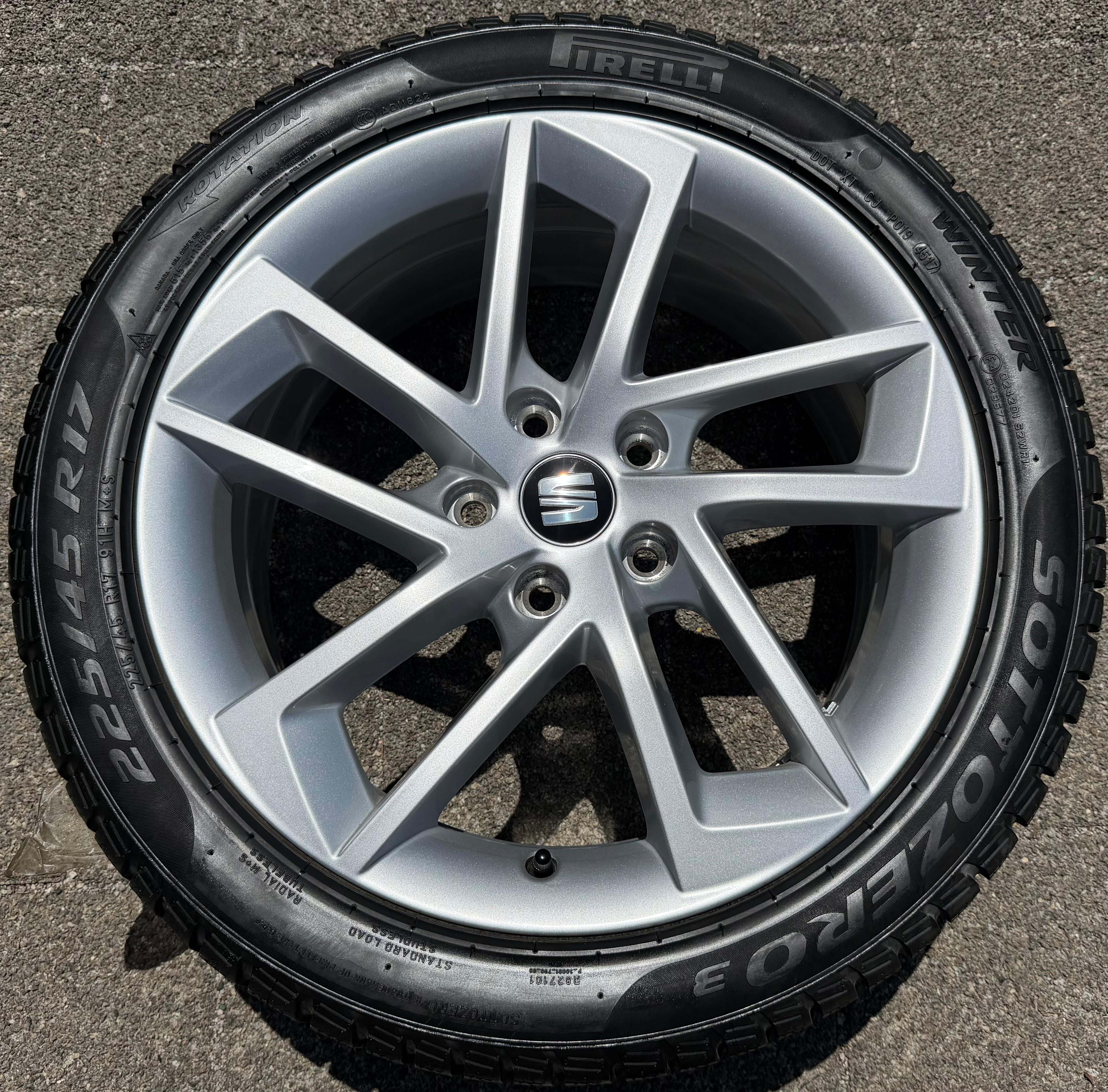 1 cerchio in lega originale da 17" per Seat Leon III 5F 5F0601025G 7x17 ET49 NUOVO