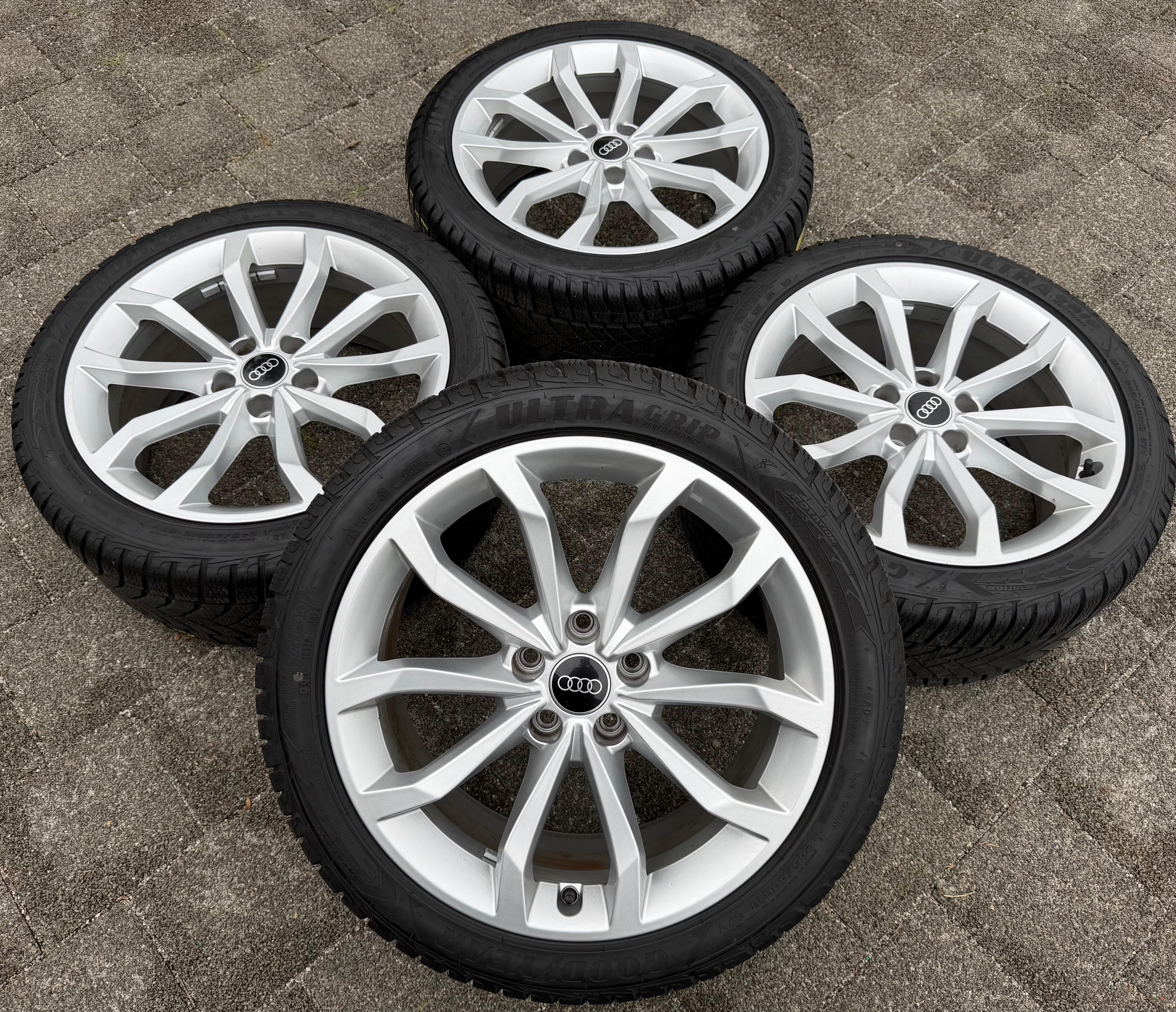 4 ruedas de invierno de aluminio originales de 18" para Audi A4 S4 8W B9 8W0601025HM 245/40R18 97V 2023