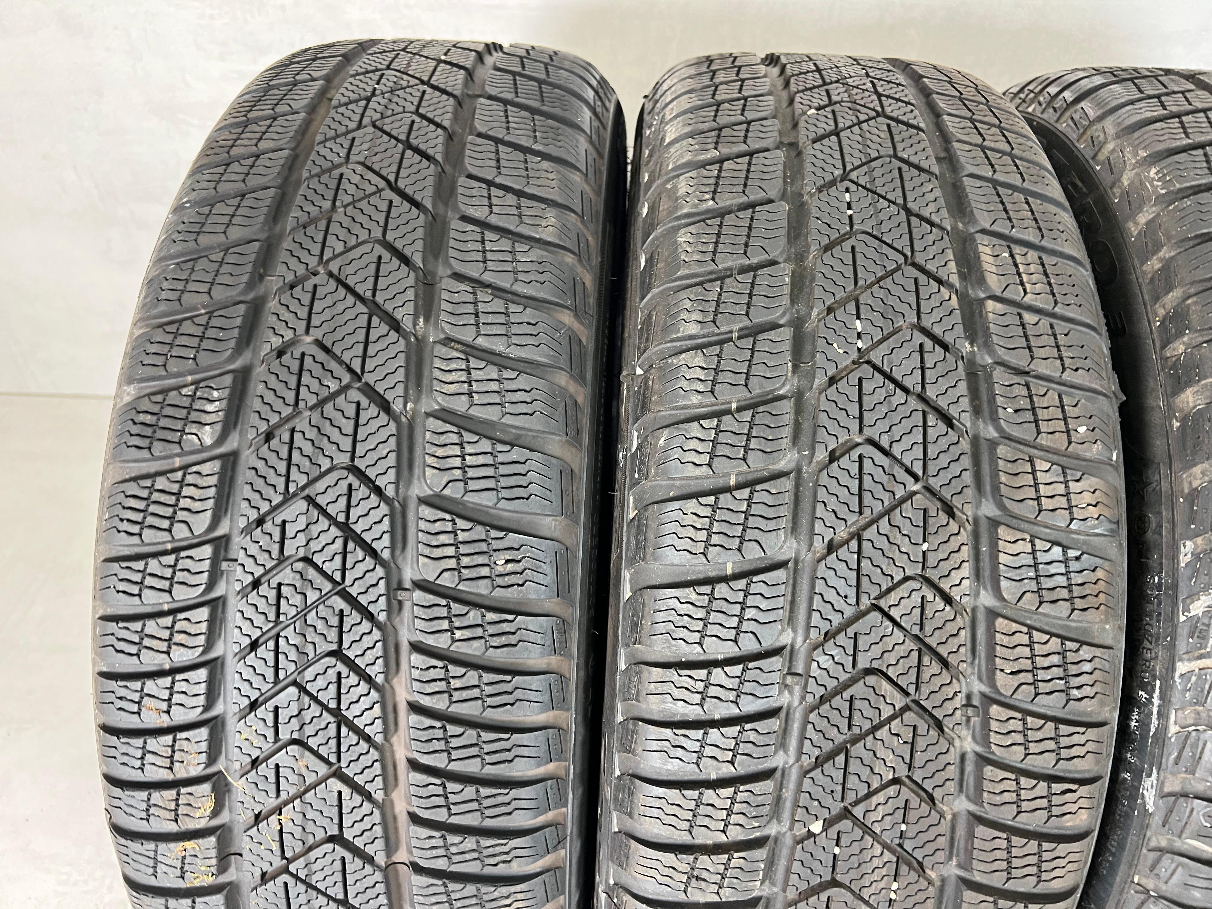 4 x 225/45R19 96V pneumatici invernali Pirelli Sottozero 3 Runflat 7,5mm 2020 *