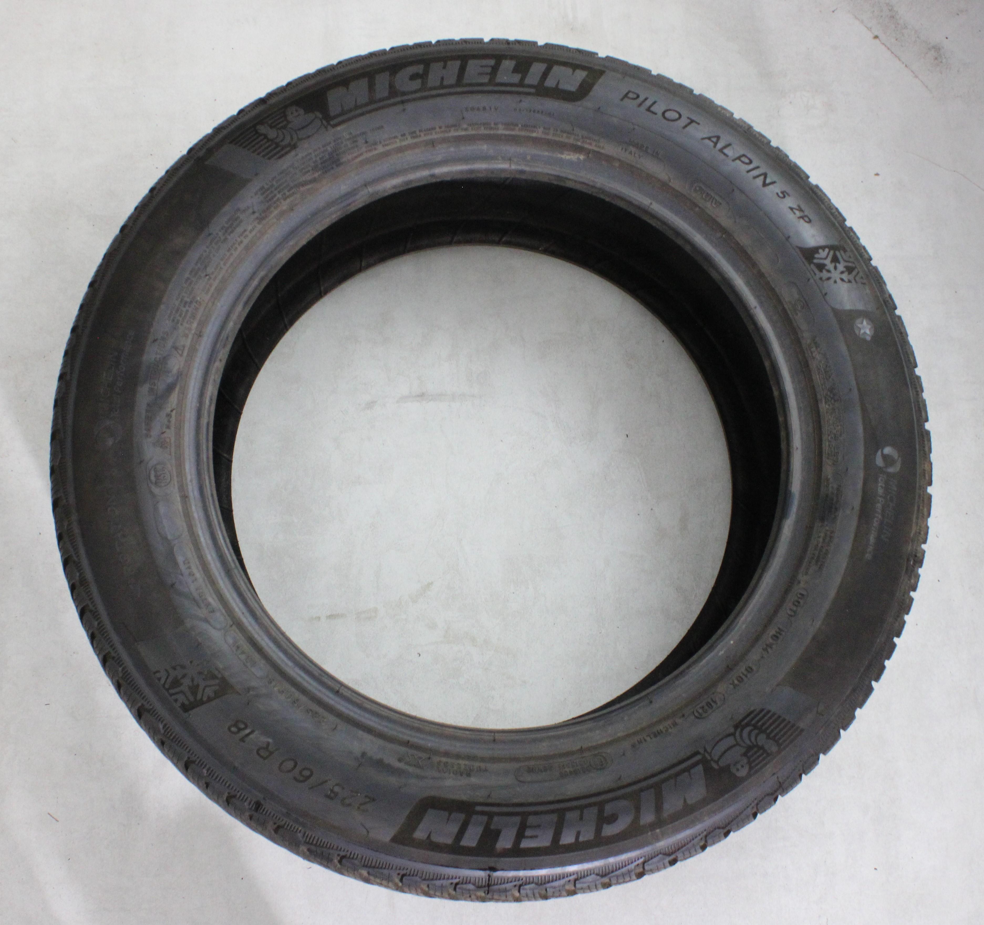 1 x 225/60R18 104H Winterreifen Michelin Pilot Alpin 5 ZP Runflat 6mm 2021 *