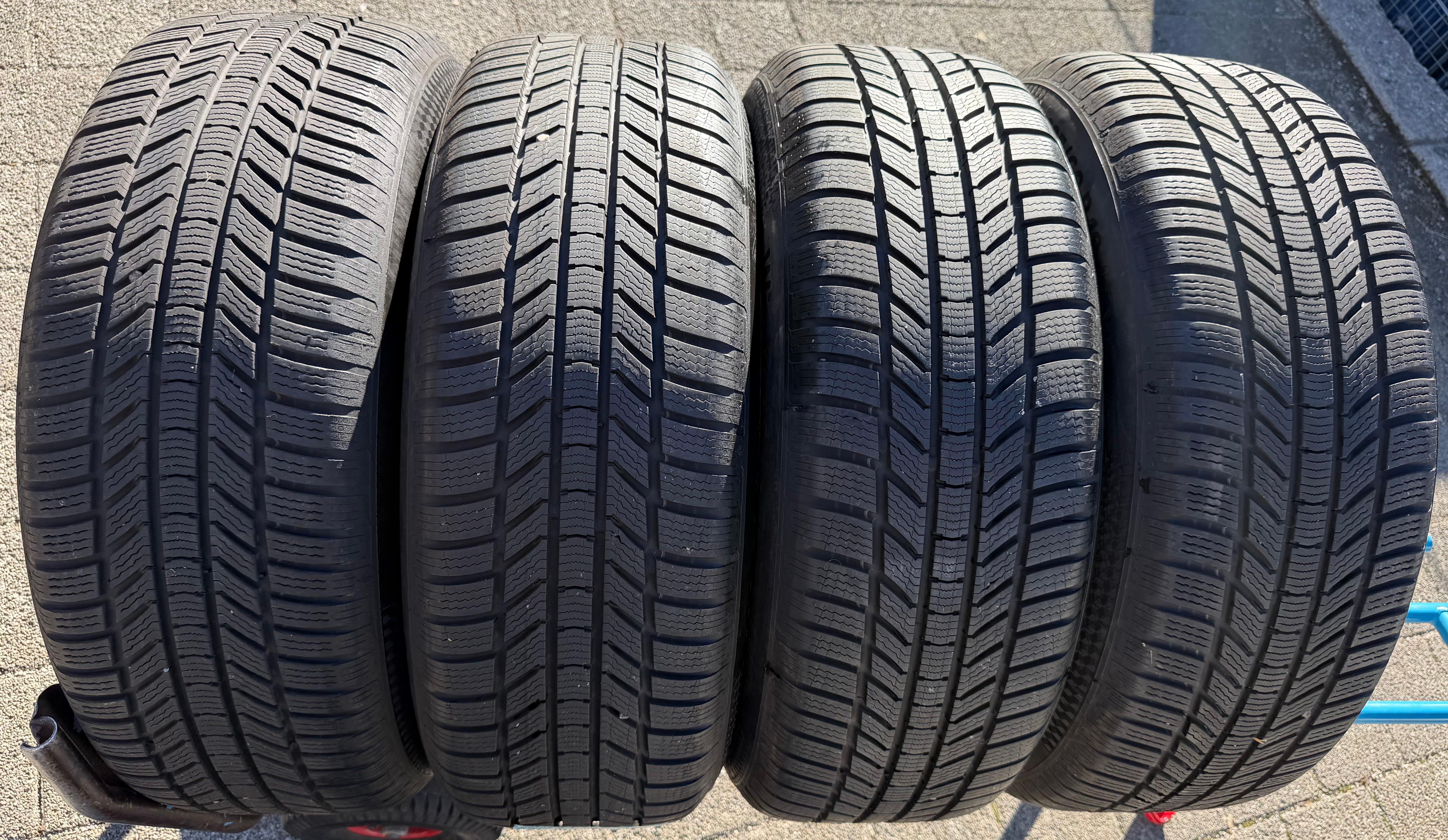 4 ruedas de invierno de aleación originales de 18" Volvo XC60 II 31423851 235/60R18 107H Continental 2025