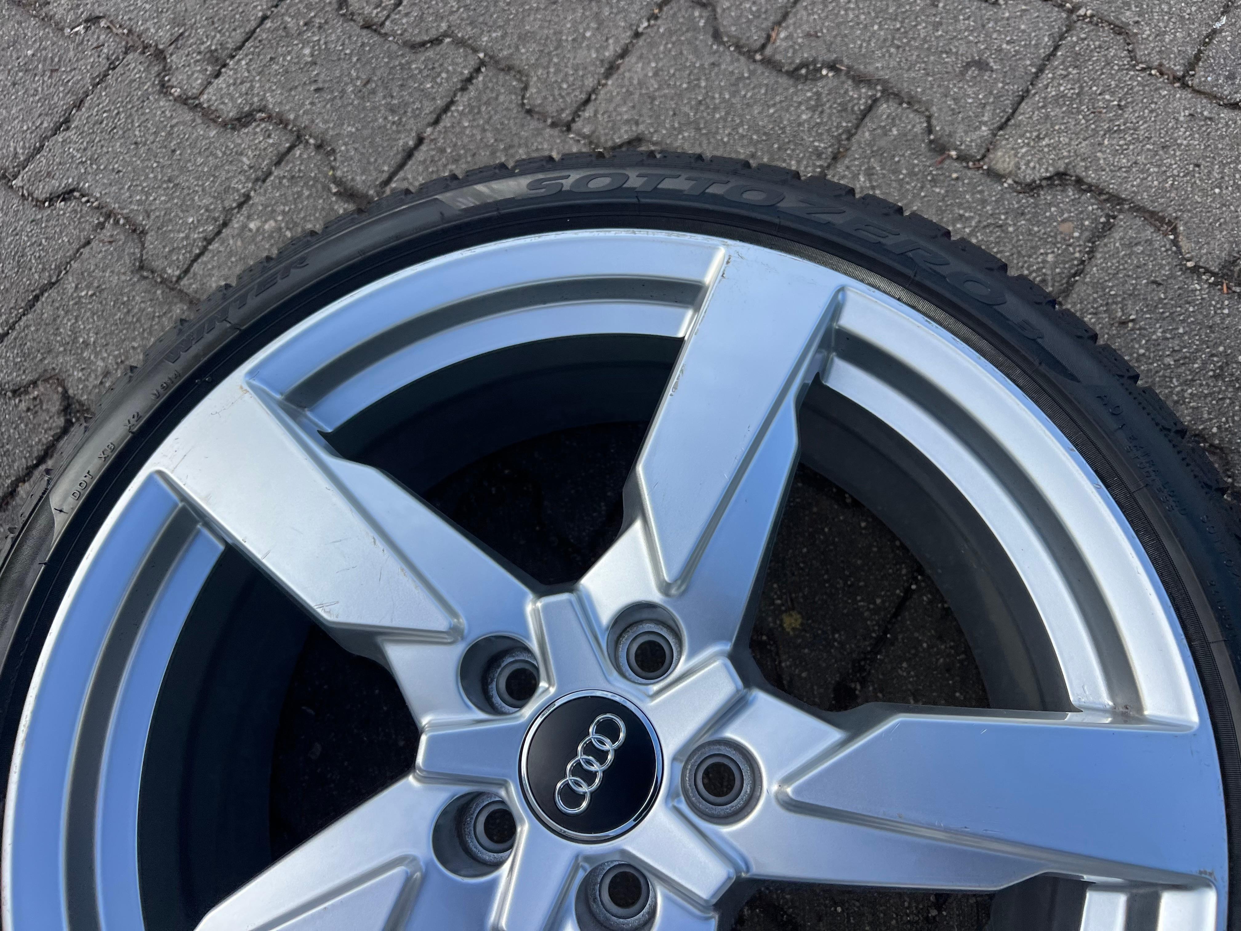 4 ORIGINAL 19" ALU WINTERRÄDER AUDI TT TTS 8S 8S0601025AG 225/40R19 93V PIRELLI