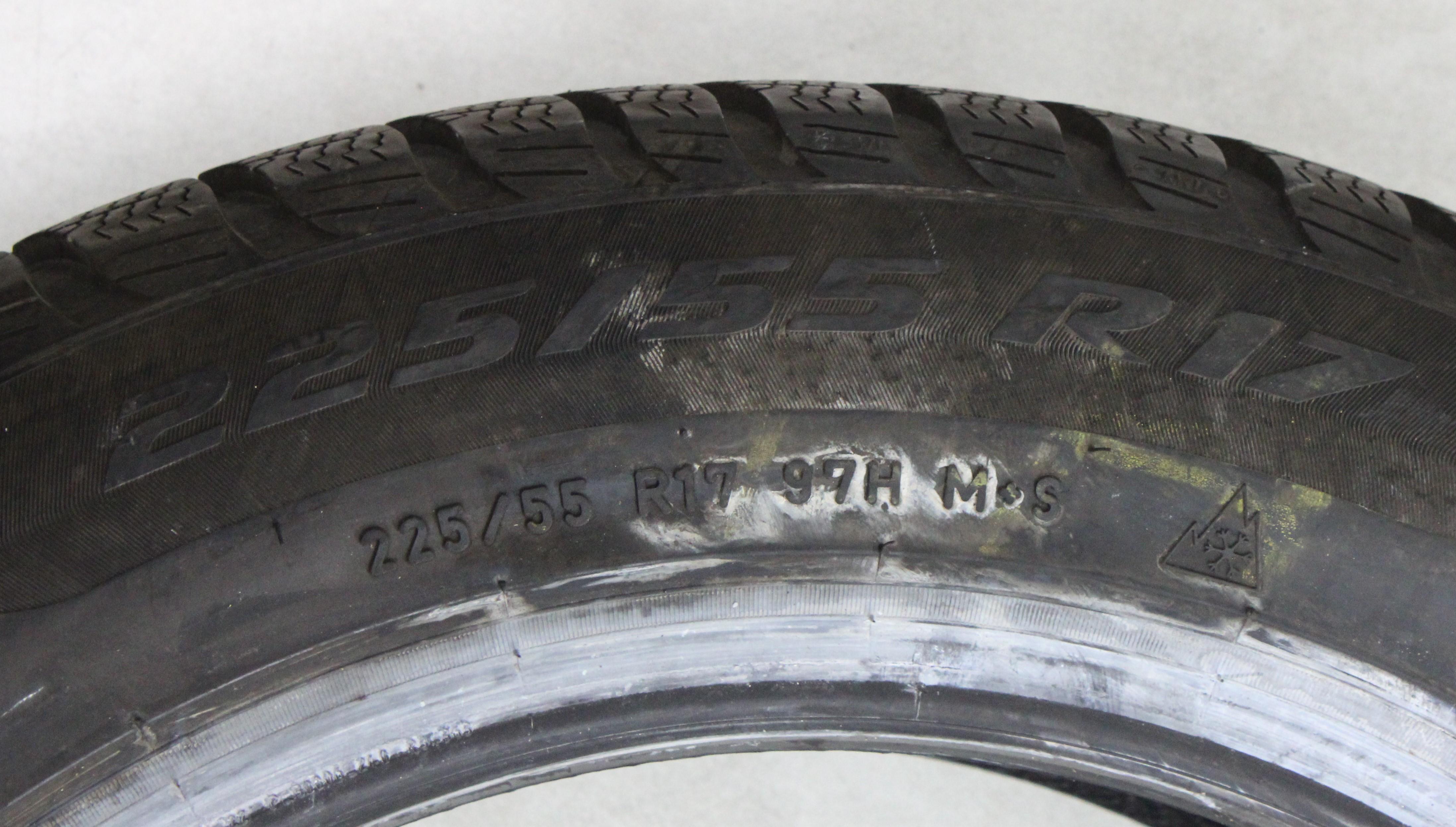 2 x 225/55R17 97H pneus hiver Pirelli Sottozero 3 MOE* Runflat 6-6,5mm 2021