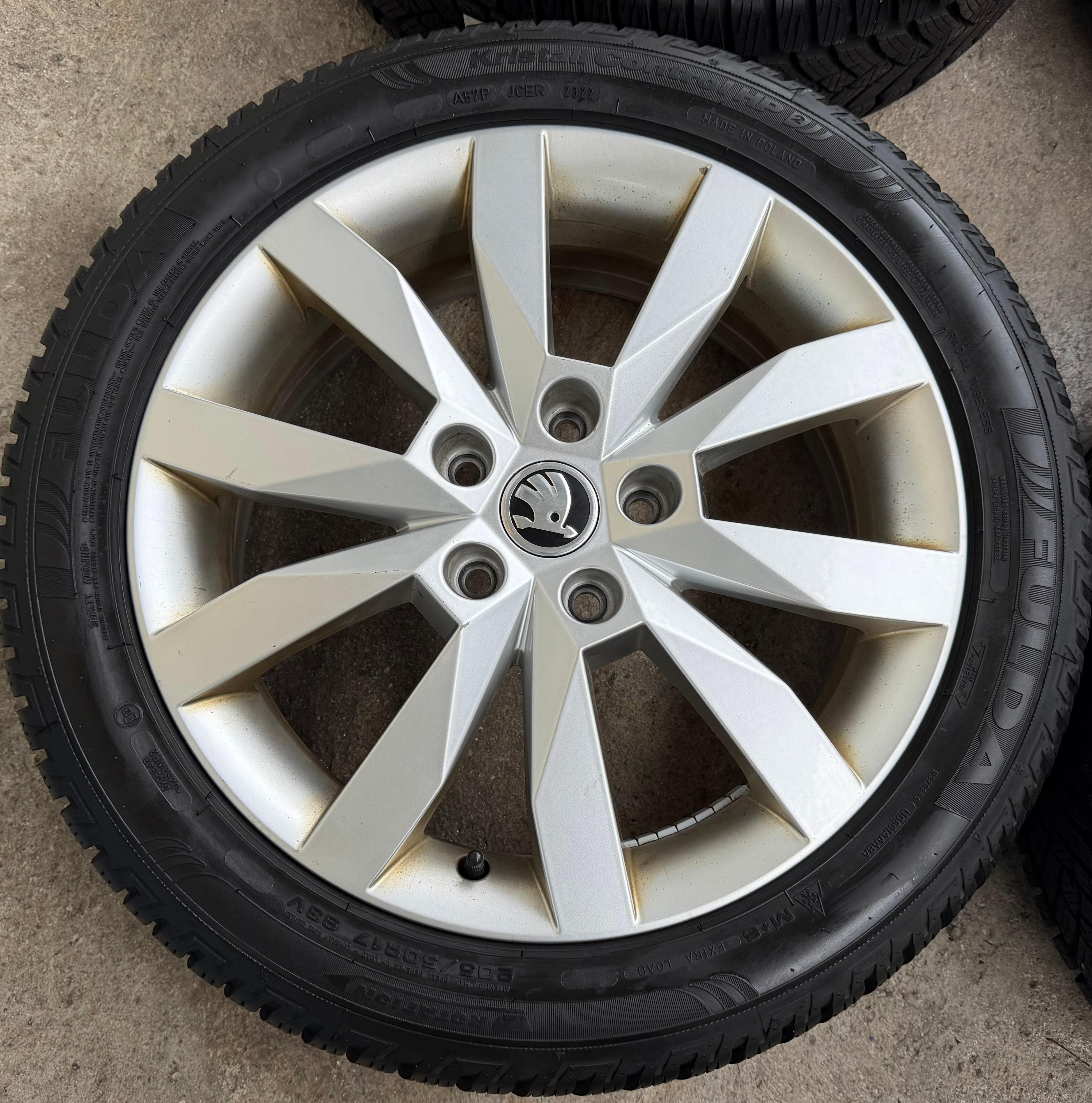 4 Original 17" Alu Winterräder Skoda Octavia 3 5E 5E0601025 205/50R17 93V FULDA