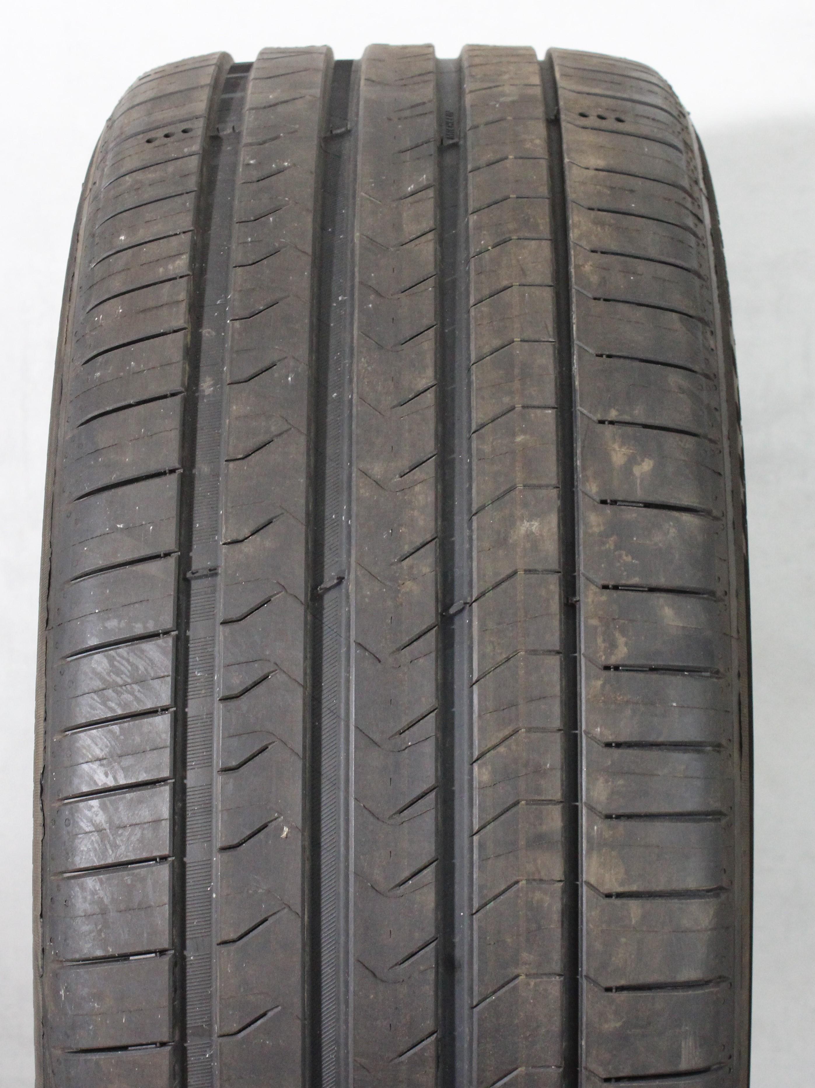 1 neumático de verano Michelin Pilot Sport 5 AO1 255/40R20 101Y, 5,5-6 mm, 2022 XL