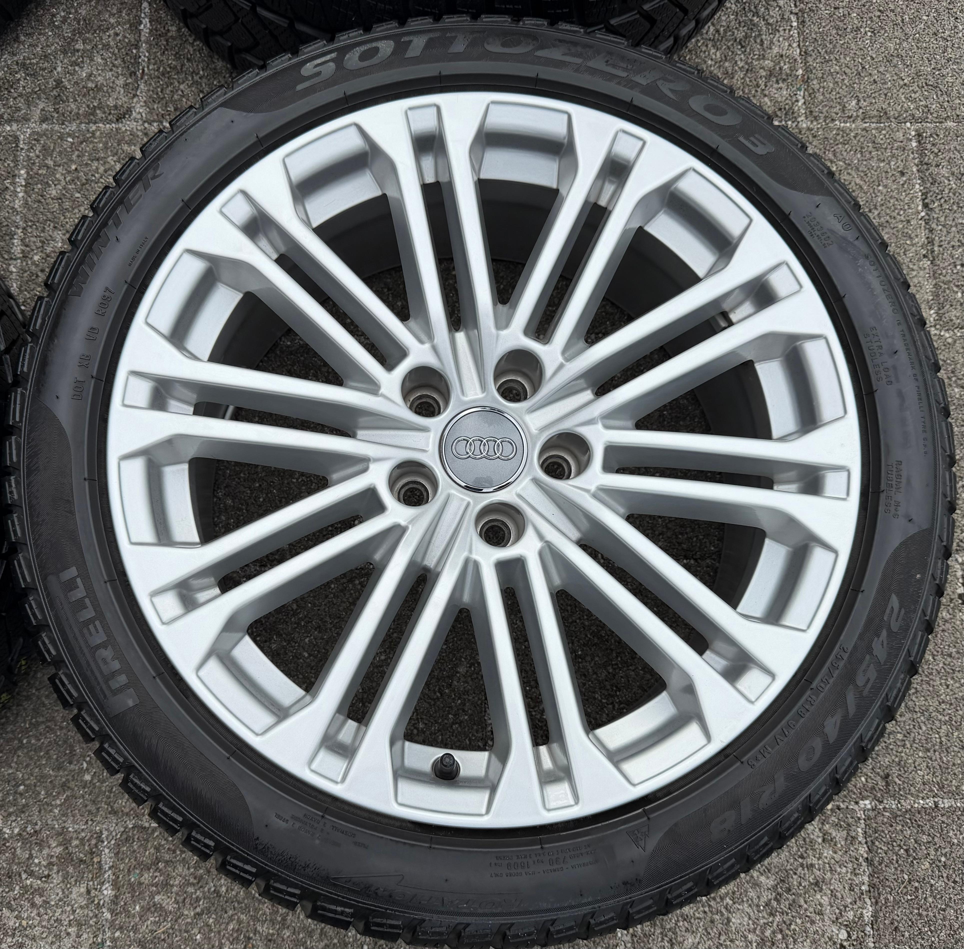 4 Original 18" Alu Winterräder Audi A5 8W F5 245/40R18 97V 8W0601025EE Pirelli