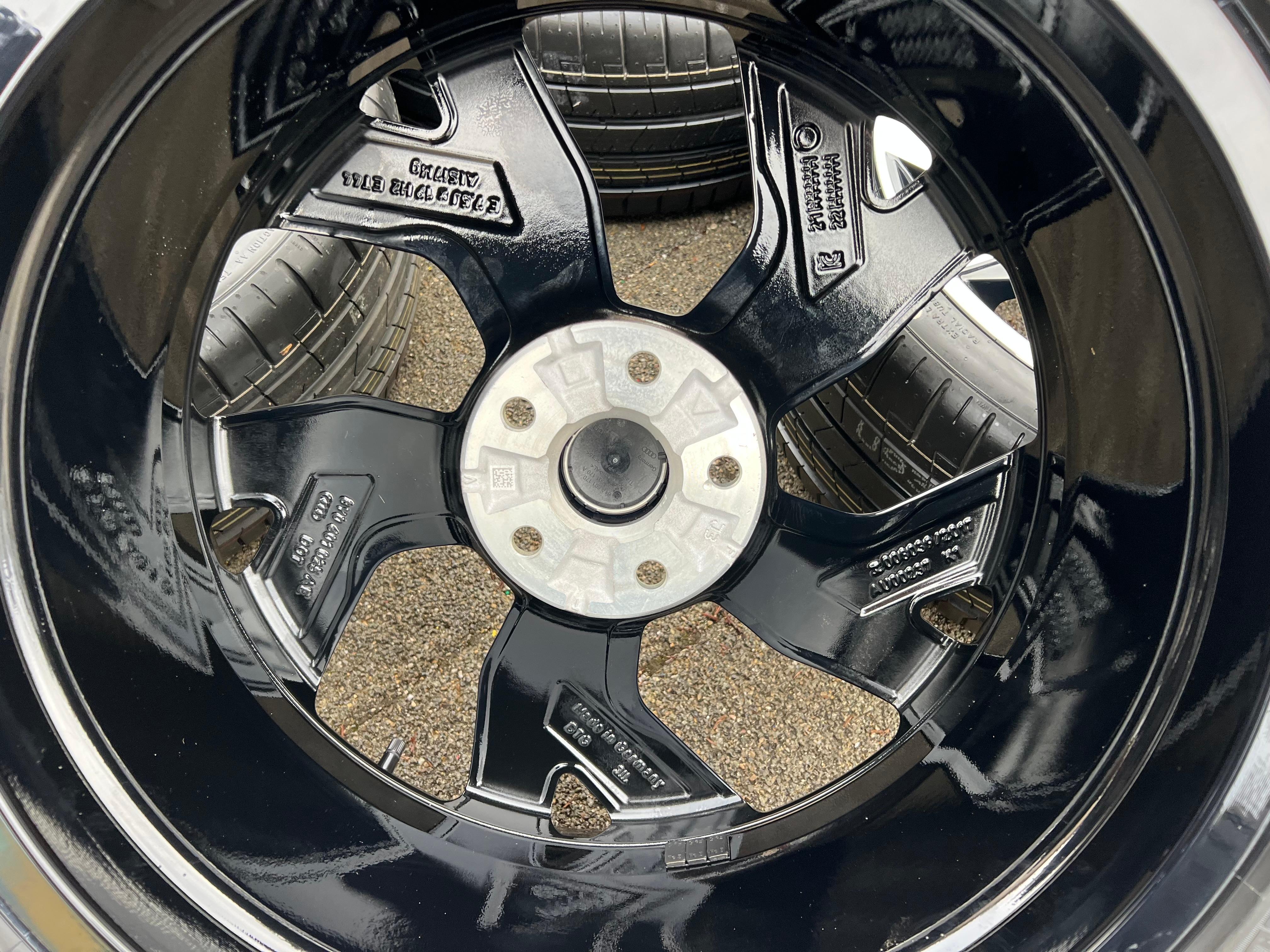 4 RUEDAS DE VERANO ORIGINALES DE ALEACIÓN DE 19" AUDI A3 S3 8Y ALLSTREET 8Y0601025AE 225/40R19 92W PIRELLI NUEVAS