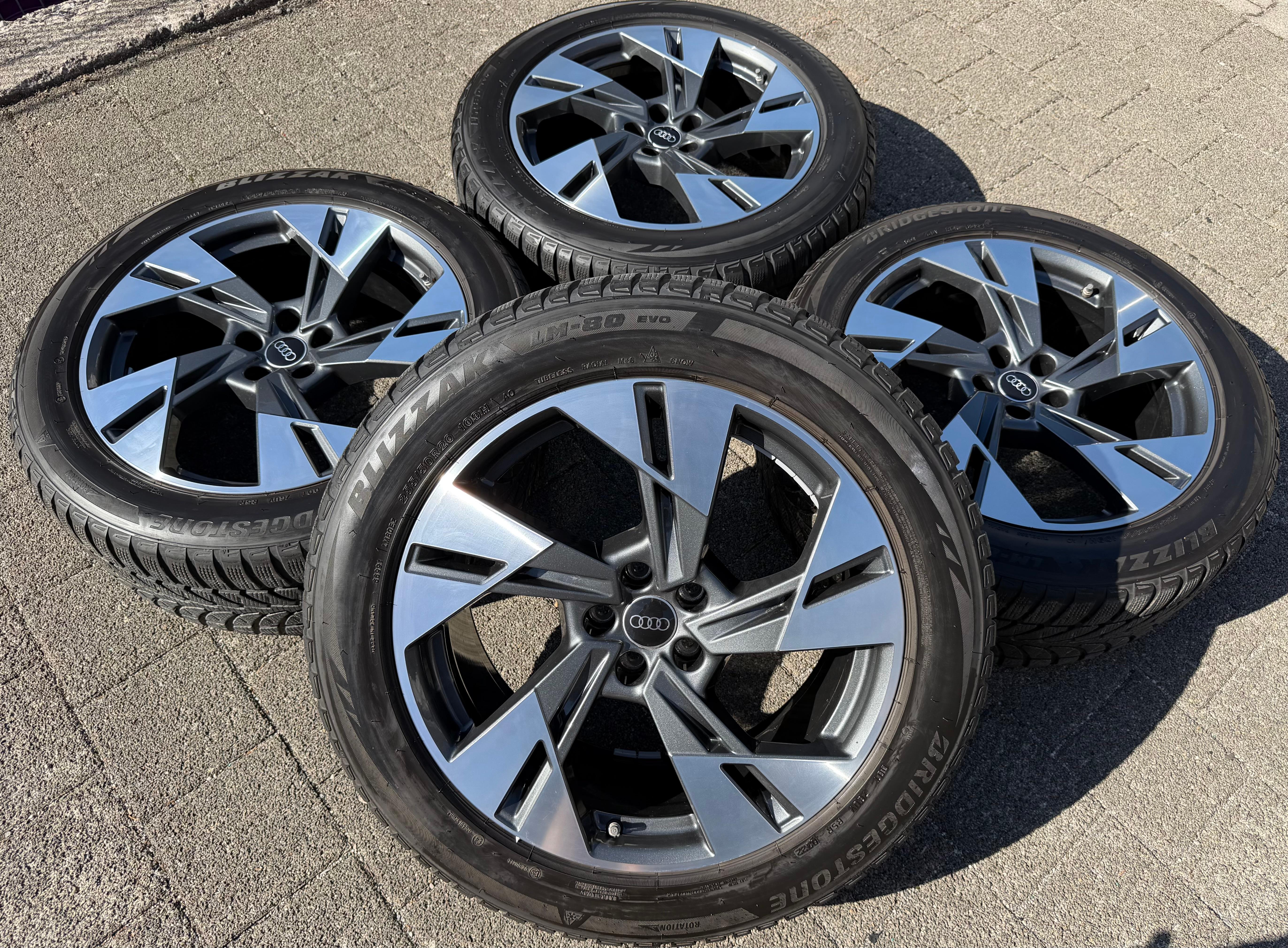4 ORIGINAL 20" ALU WINTERRÄDER AUDI E-TRON Q8 ETRON 4KE601025T 255/50R20 109V