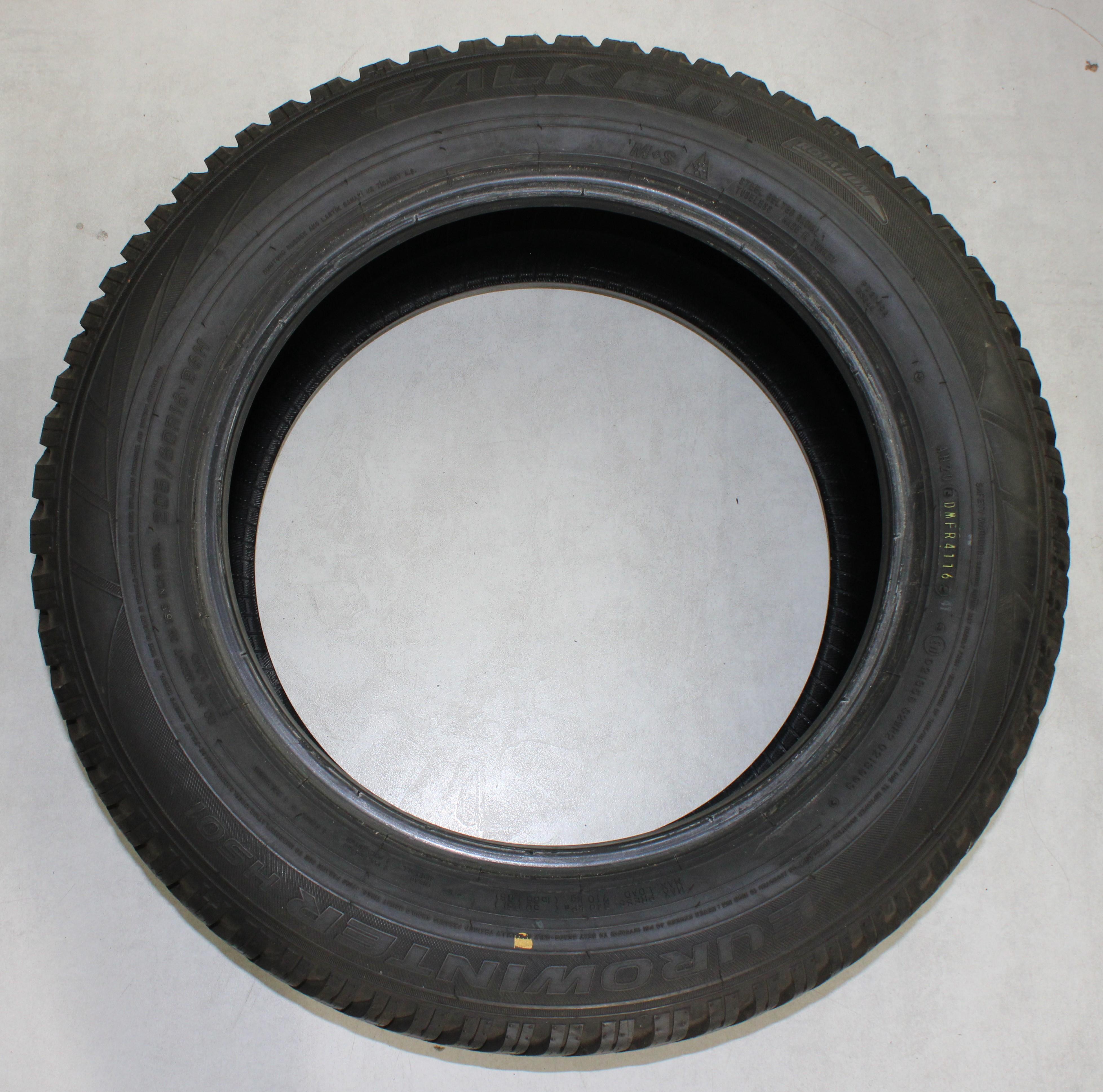 4 x 205/60R16 96H Winterreifen Falken Eurowinter HS01 7,5-8mm 2016