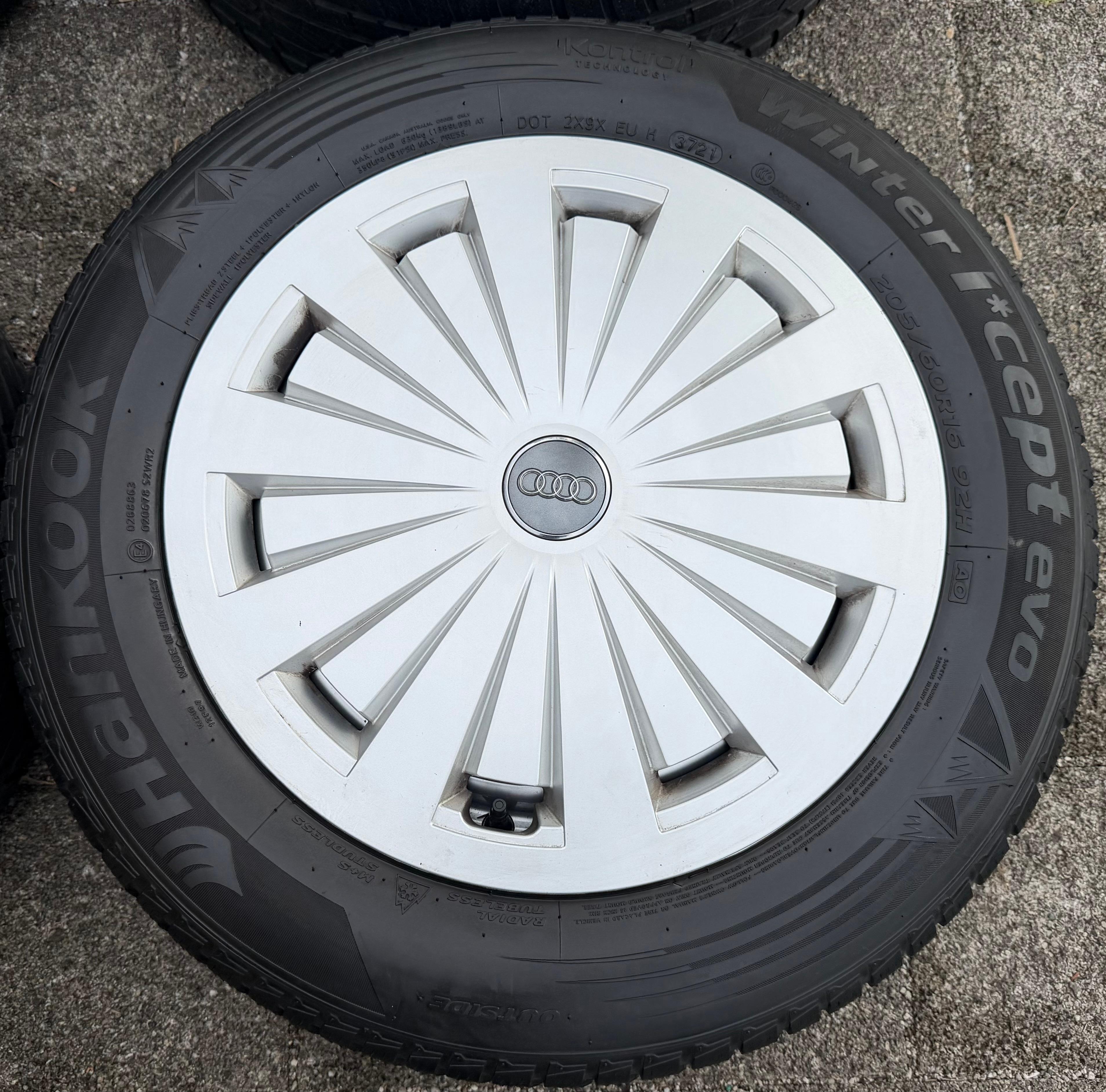 4 cerchi in lega originali da 16" per Audi A4 8W B9 8W0601025 7x16 ET35