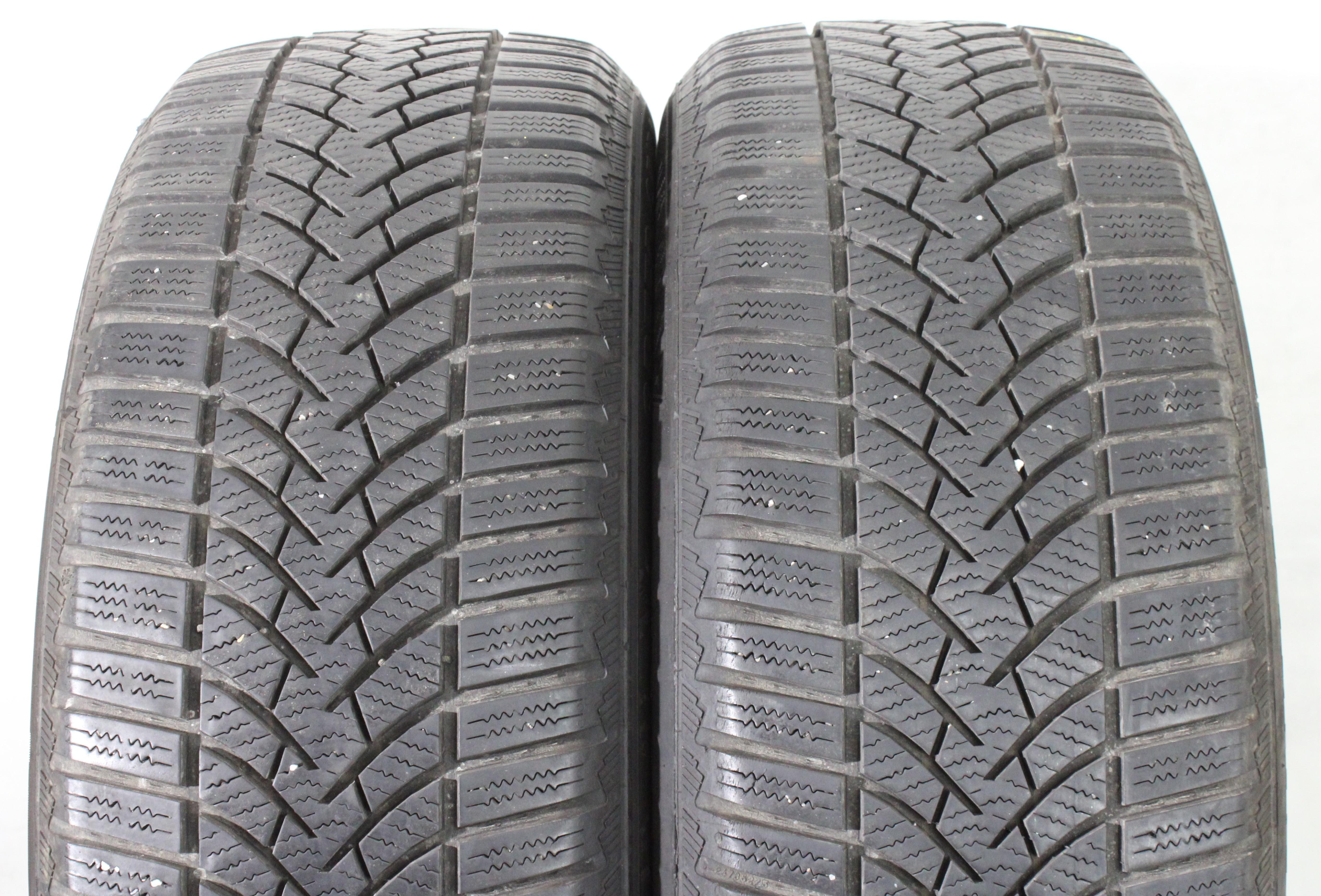2 x 215/55R17 98V pneus hiver Semperit Speed-Grip 3 avec 6 à 6,5 mm au centre et 5,5 à 6 mm sur les épaules. 2020 XL