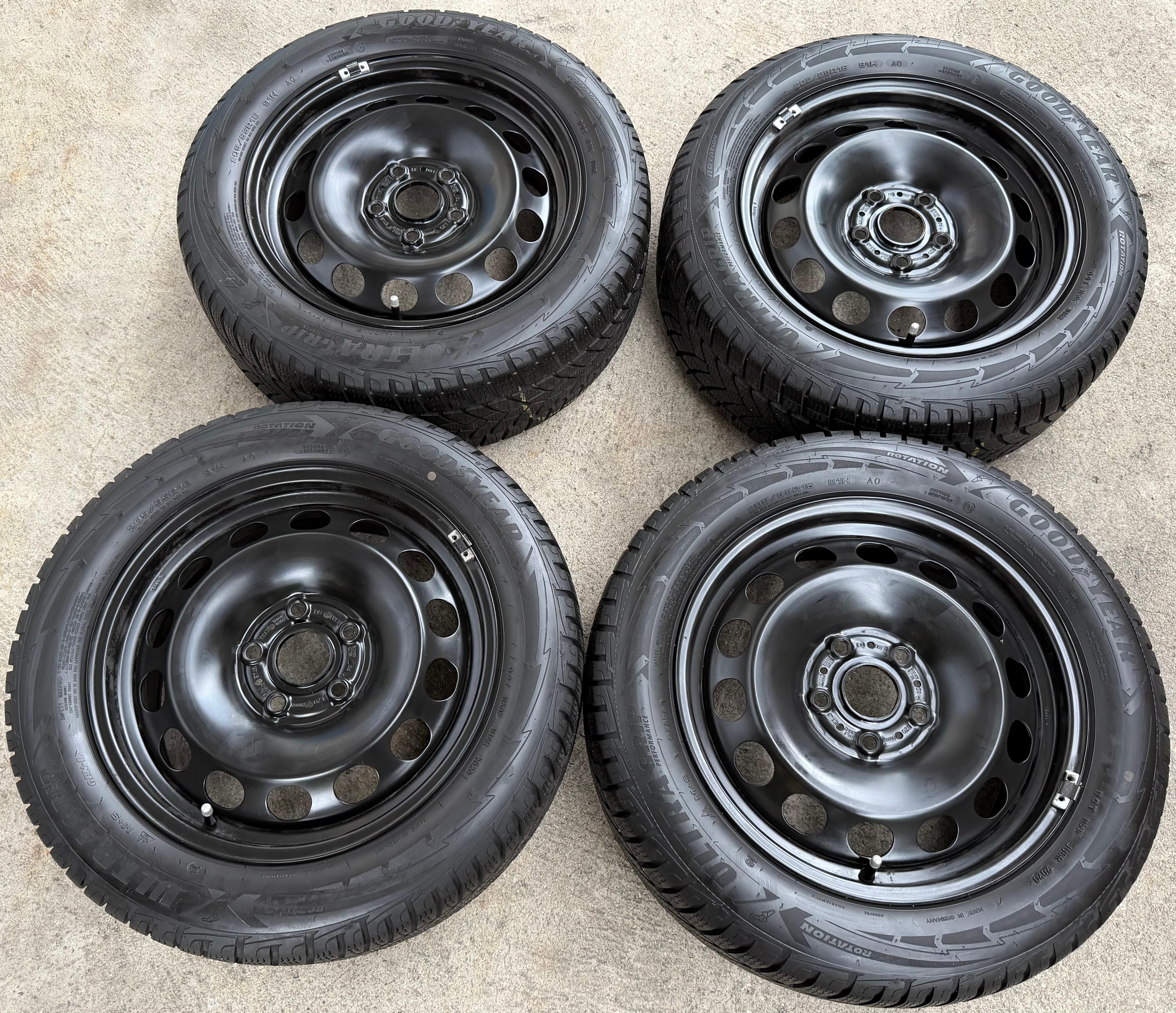 4 WINTERRÄDER VW GOLF 7 AUDI A3 8V SEAT LEON 5F SKODA OCTAVIA 5E 205/55R16 91H 5Q0601027BQ