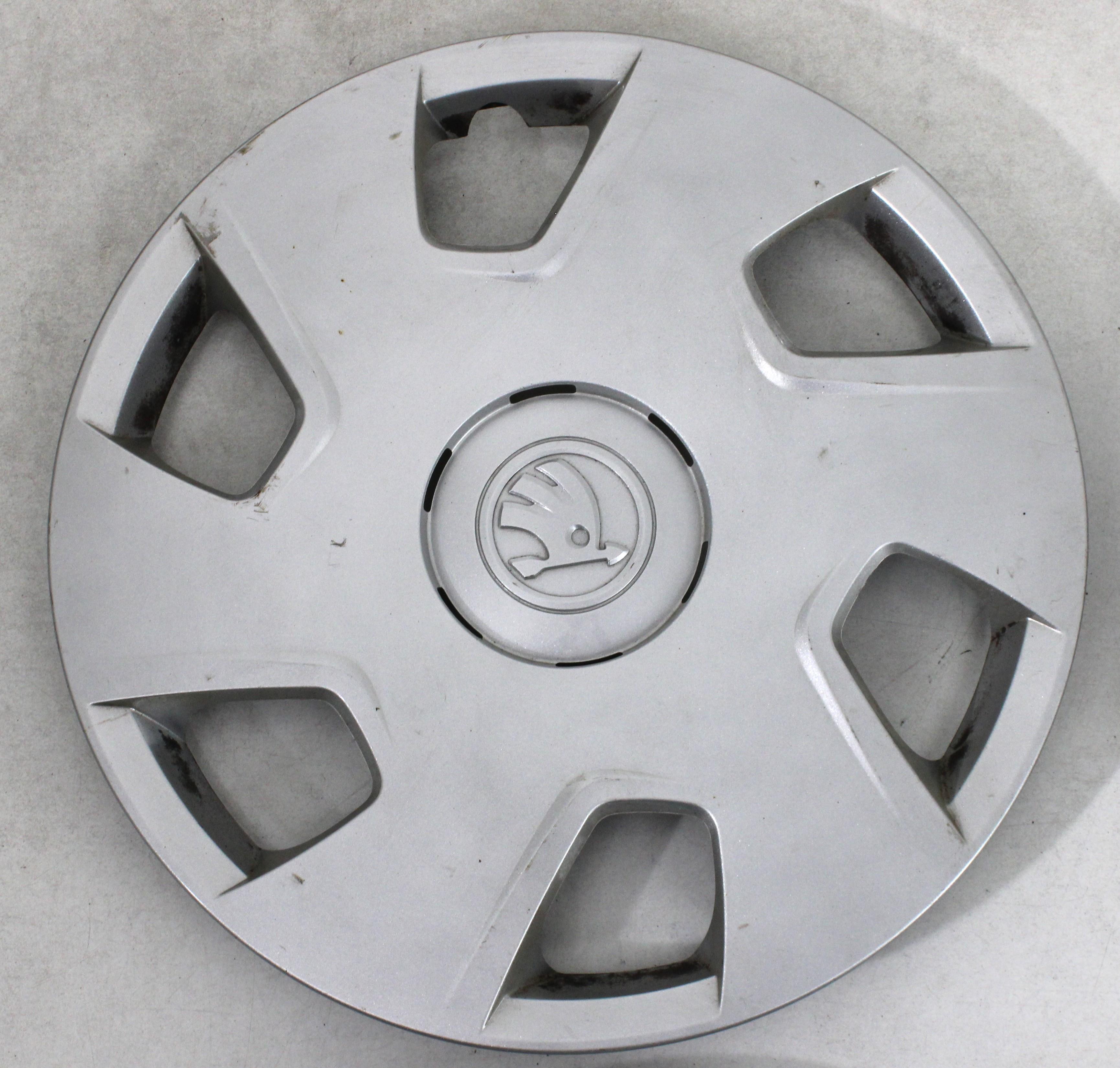4 ORIGINAL 15" RADKAPPEN SKODA RAPID FABIA 5JA601147AS 15 ZOLL