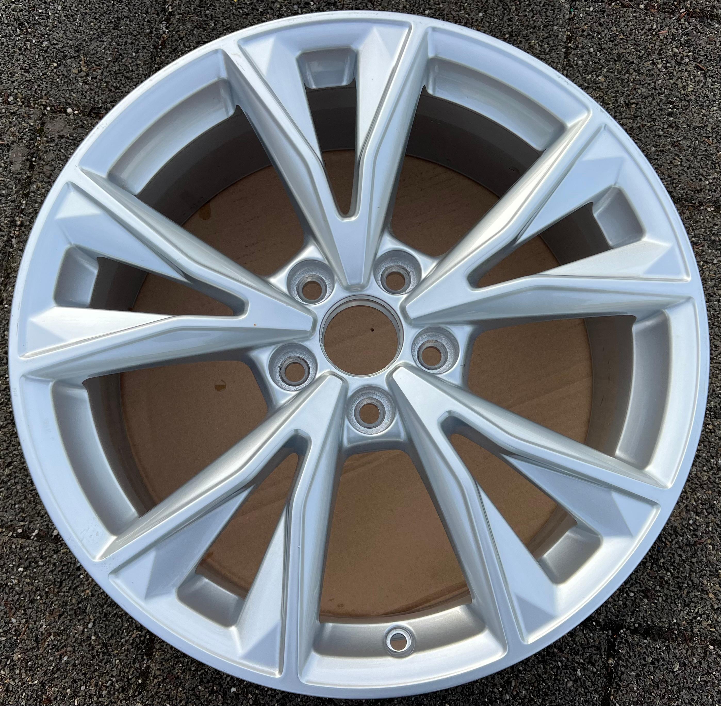 1 jante en aluminium d'origine Audi Q3 F3 83A601025K 18 pouces (7x18 ET43) - Livraison gratuite