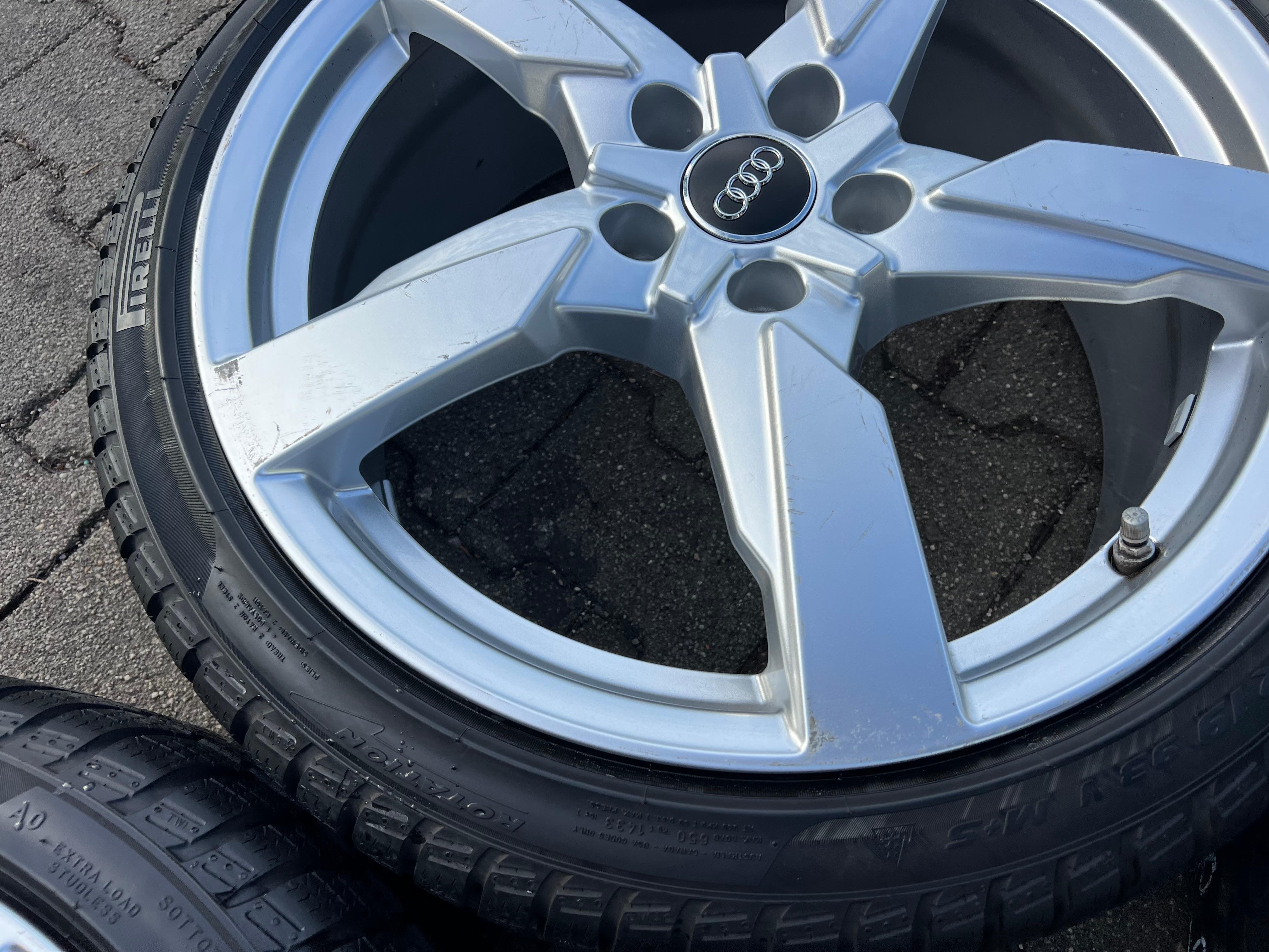 4 ORIGINAL 19" ALU WINTERRÄDER AUDI TT TTS 8S 8S0601025AG 225/40R19 93V PIRELLI