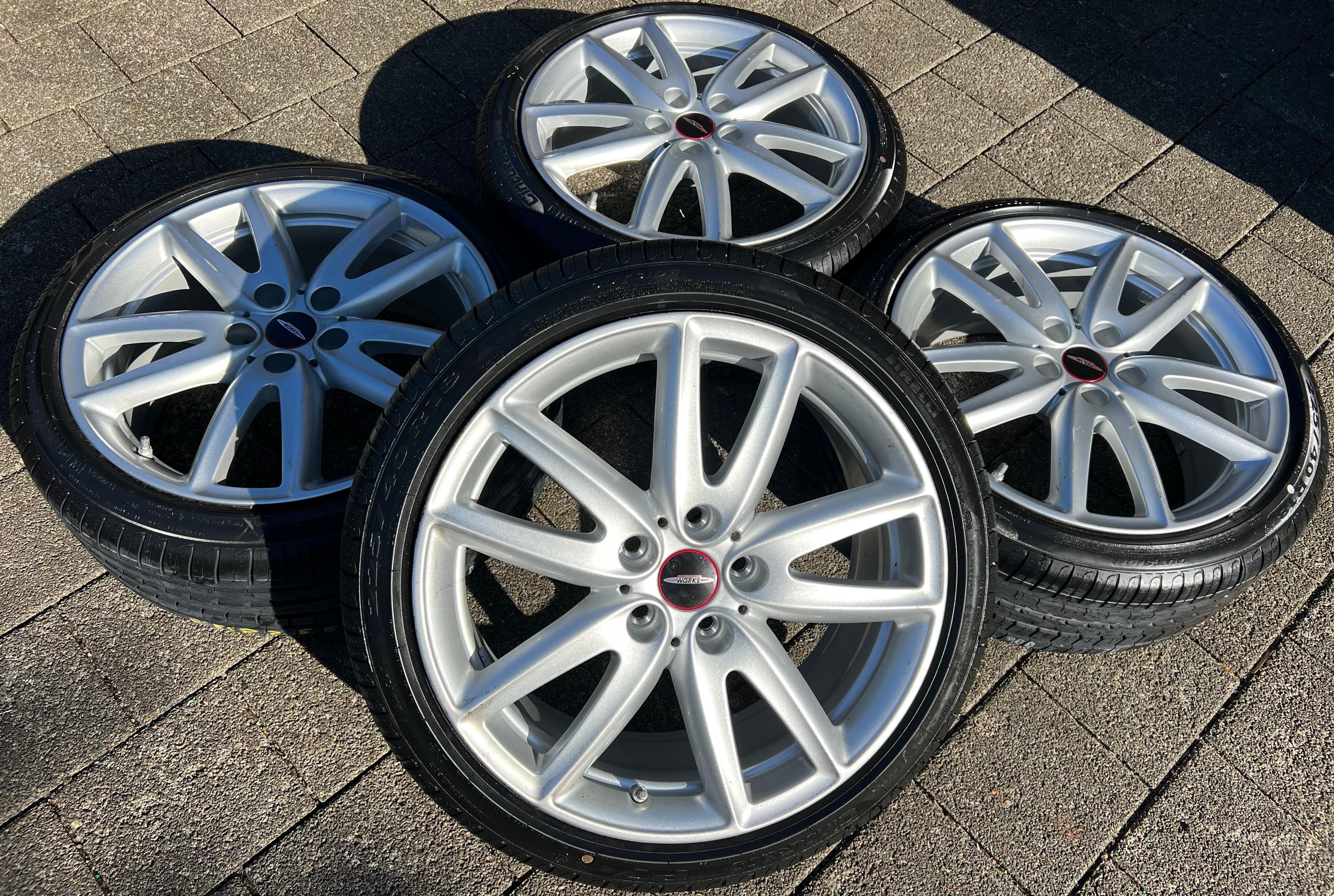 4 ORIGINELE 18" ALUMINIUM ZOMERWIELEN MINI CLUBMAN F54 PIRELLI 2020 6856049 RDKS GRATIS LEVERING