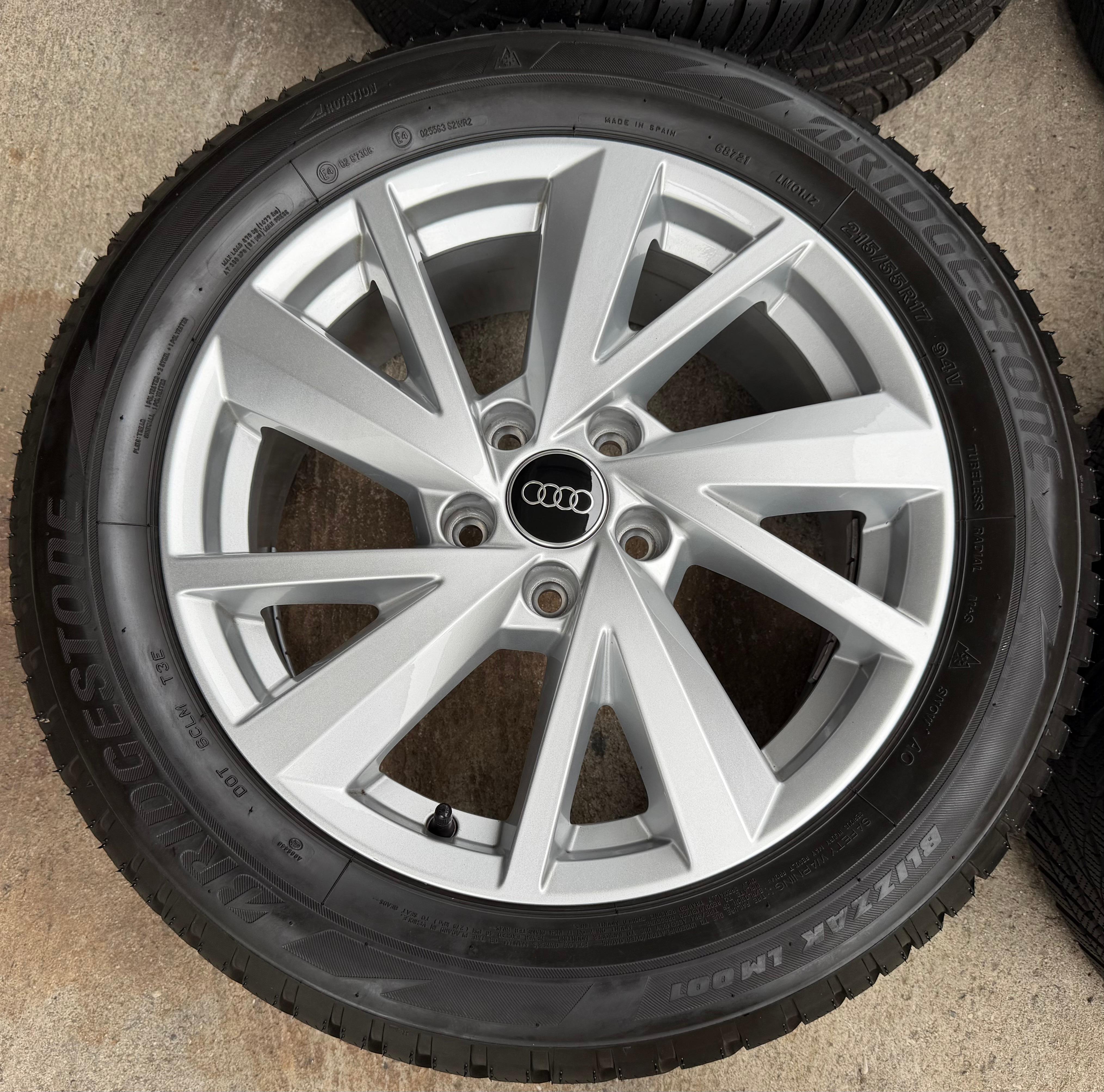 4 Original 17" Alu Winterräder Audi Q2 215/55R17 94V Bridgestone 2023