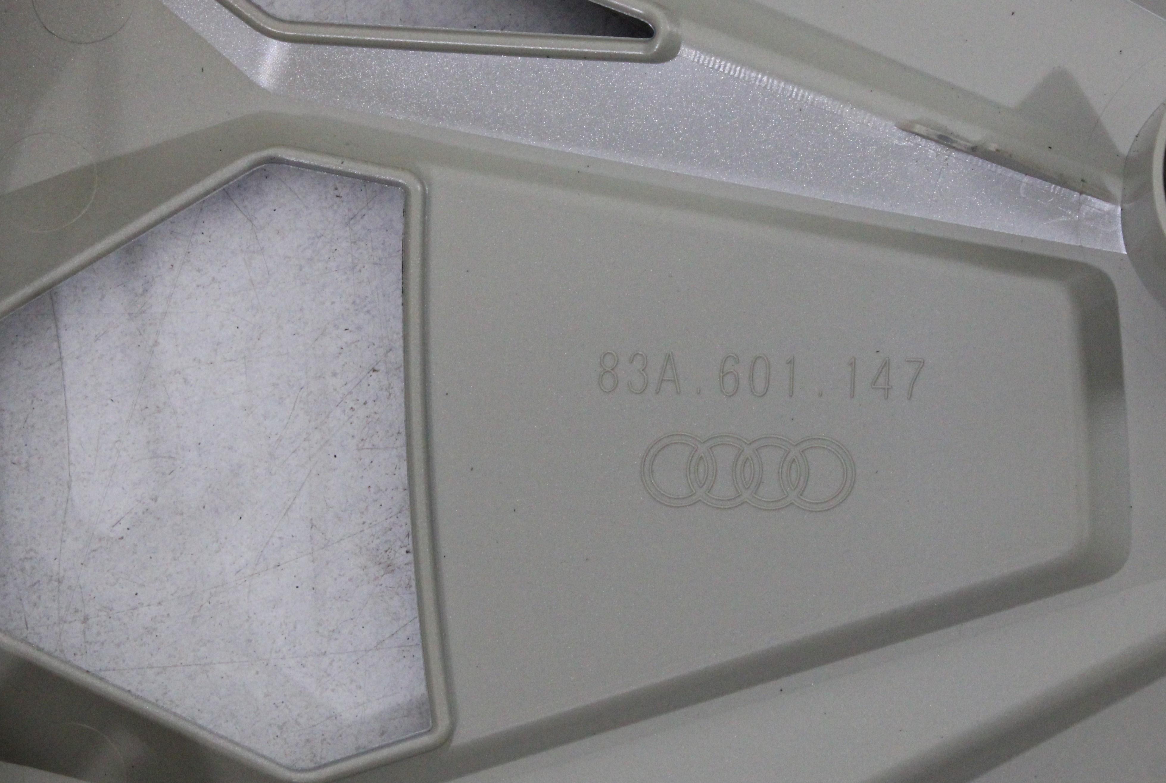4X ORIGINELE 17" WIELDOPPEN AUDI Q3 F3 83A601147 17 INCH WIELDOPPEN FRANCO HUIS
