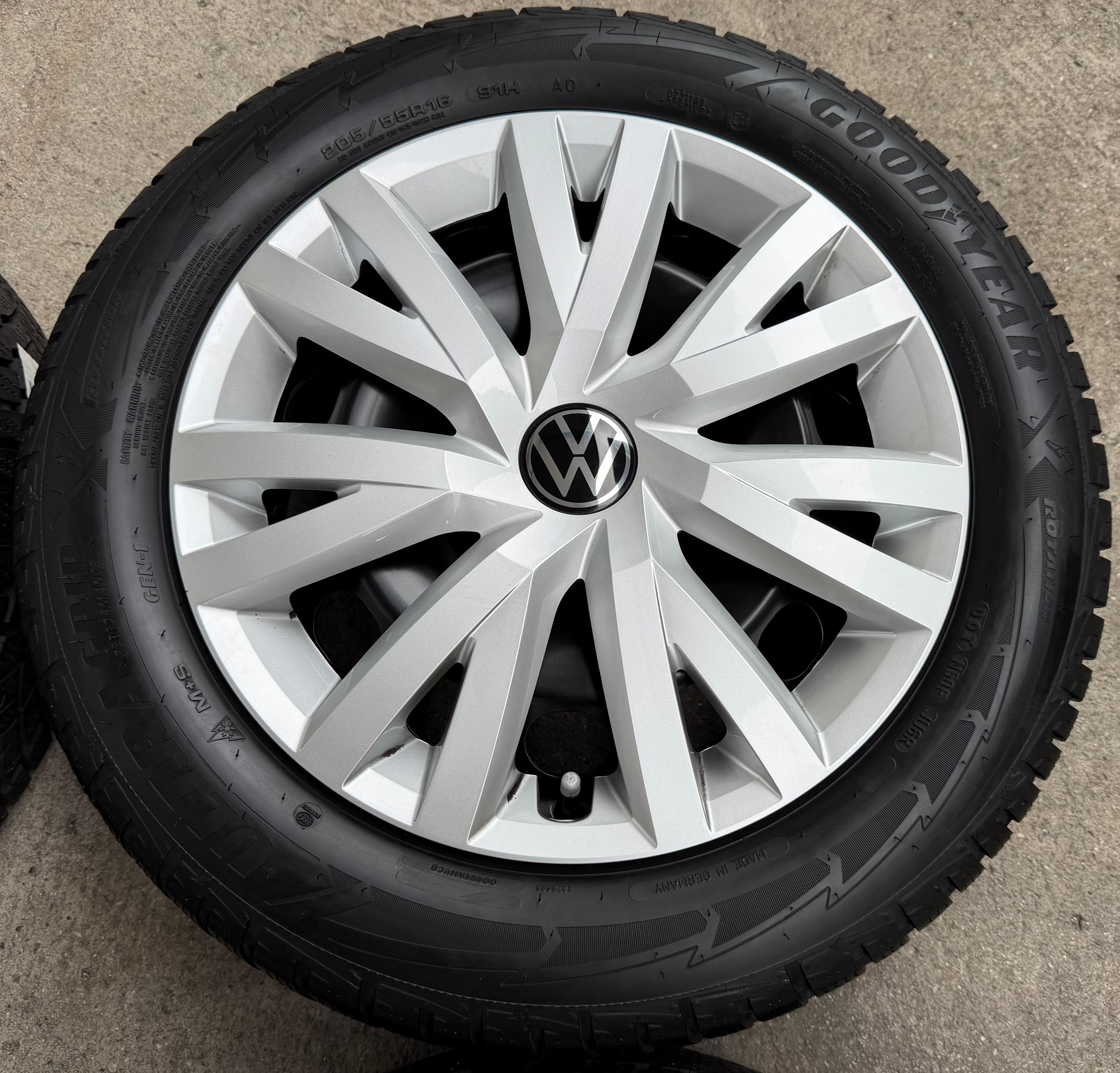 4 WINTERRÄDER VW GOLF 7 AUDI A3 8V SEAT LEON 5F SKODA OCTAVIA 5E 205/55R16 91H 5Q0601027BQ