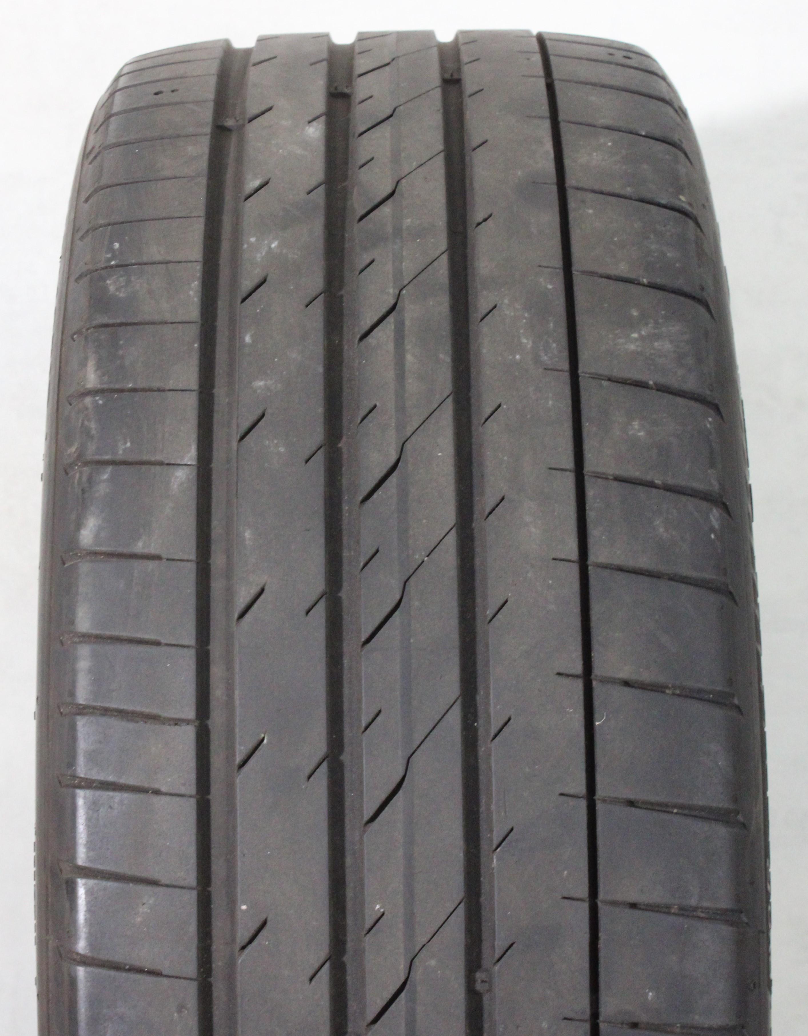 1 x 225/40R19 93Y Neumático de verano Hankook Ion Evo R 4,5-5 mm 2024