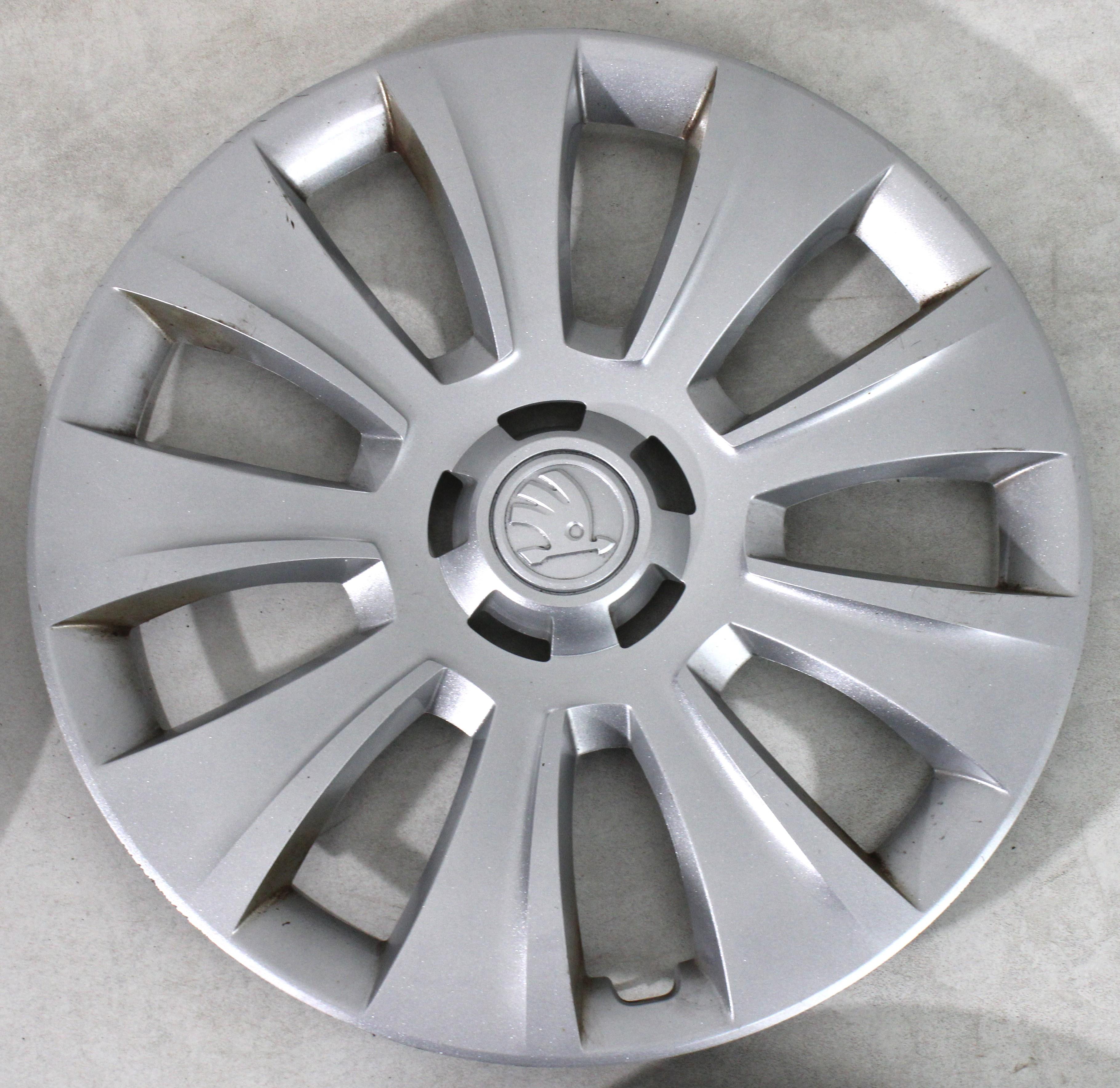 4 X ORIGINAL 16" RADKAPPEN SKODA KODIAQ SUPERB OCTAVIA YETI 57A601147