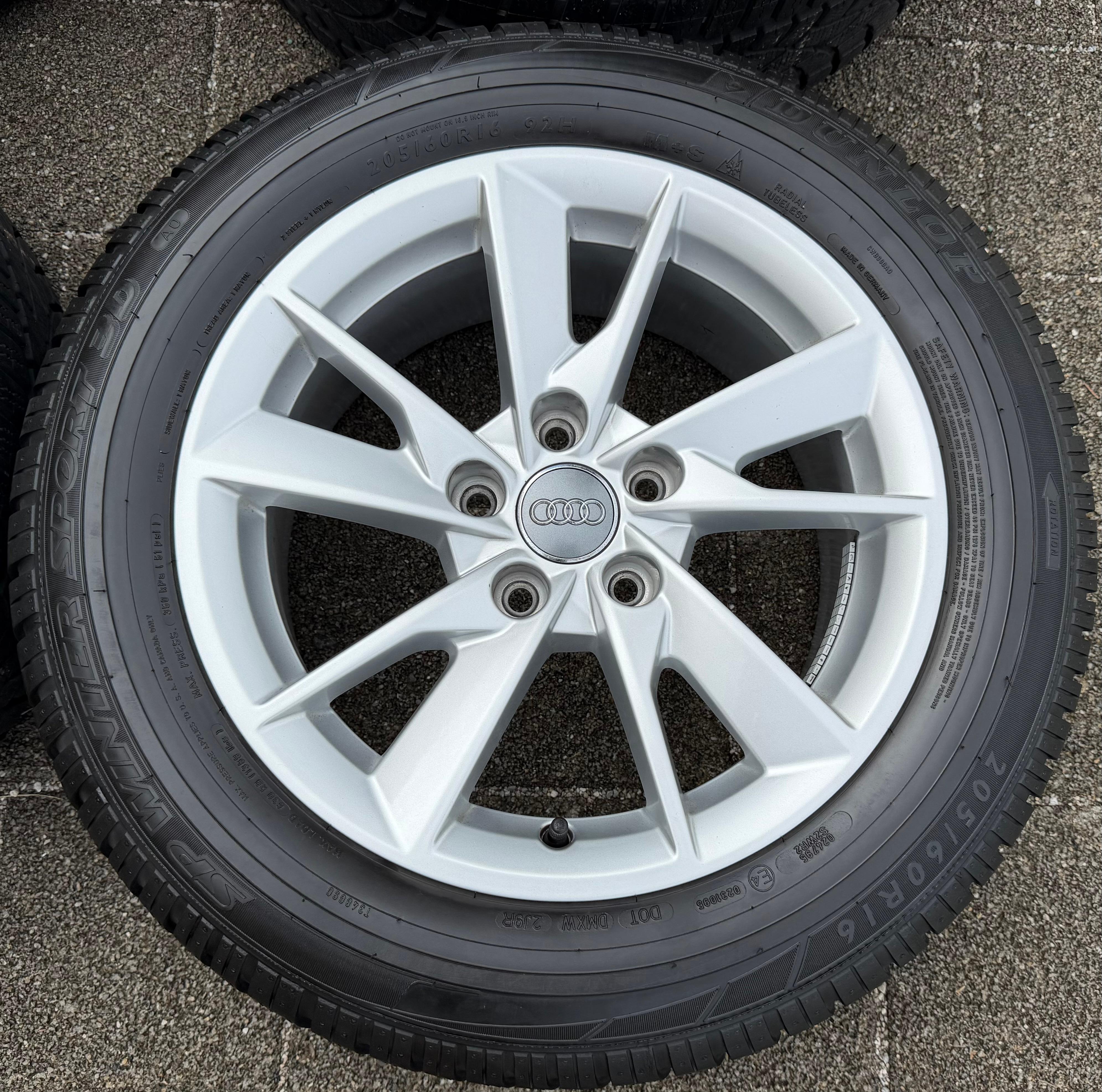 4 Original Alu Winterräder Audi A4 8W B9 8W0601025A 205/60R16 92H Dunlop