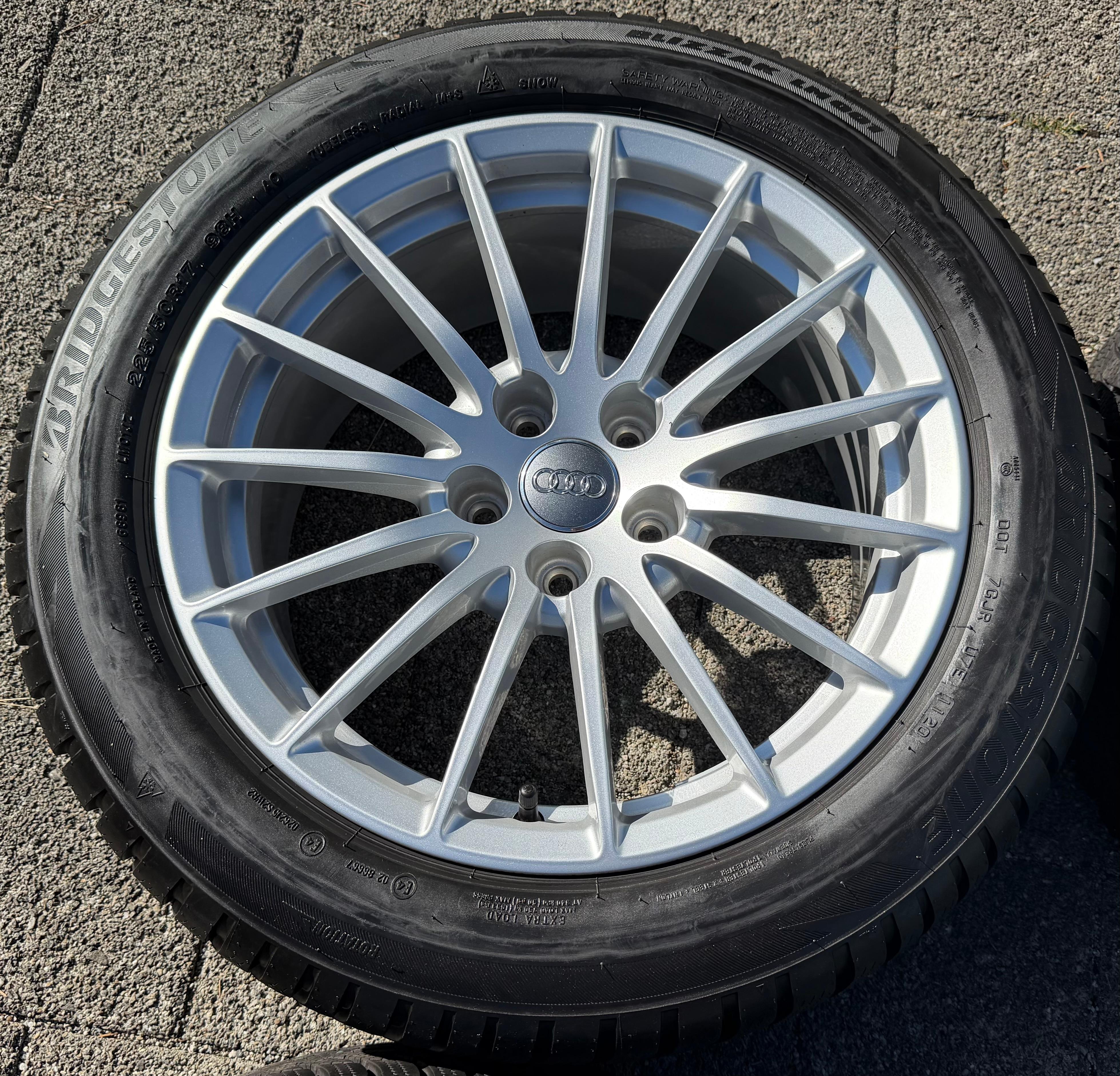 4 ruote in lega originali da 17" invernali Audi A5 F5 8W 225/50R17 98H 8W0601025AE Bridgestone