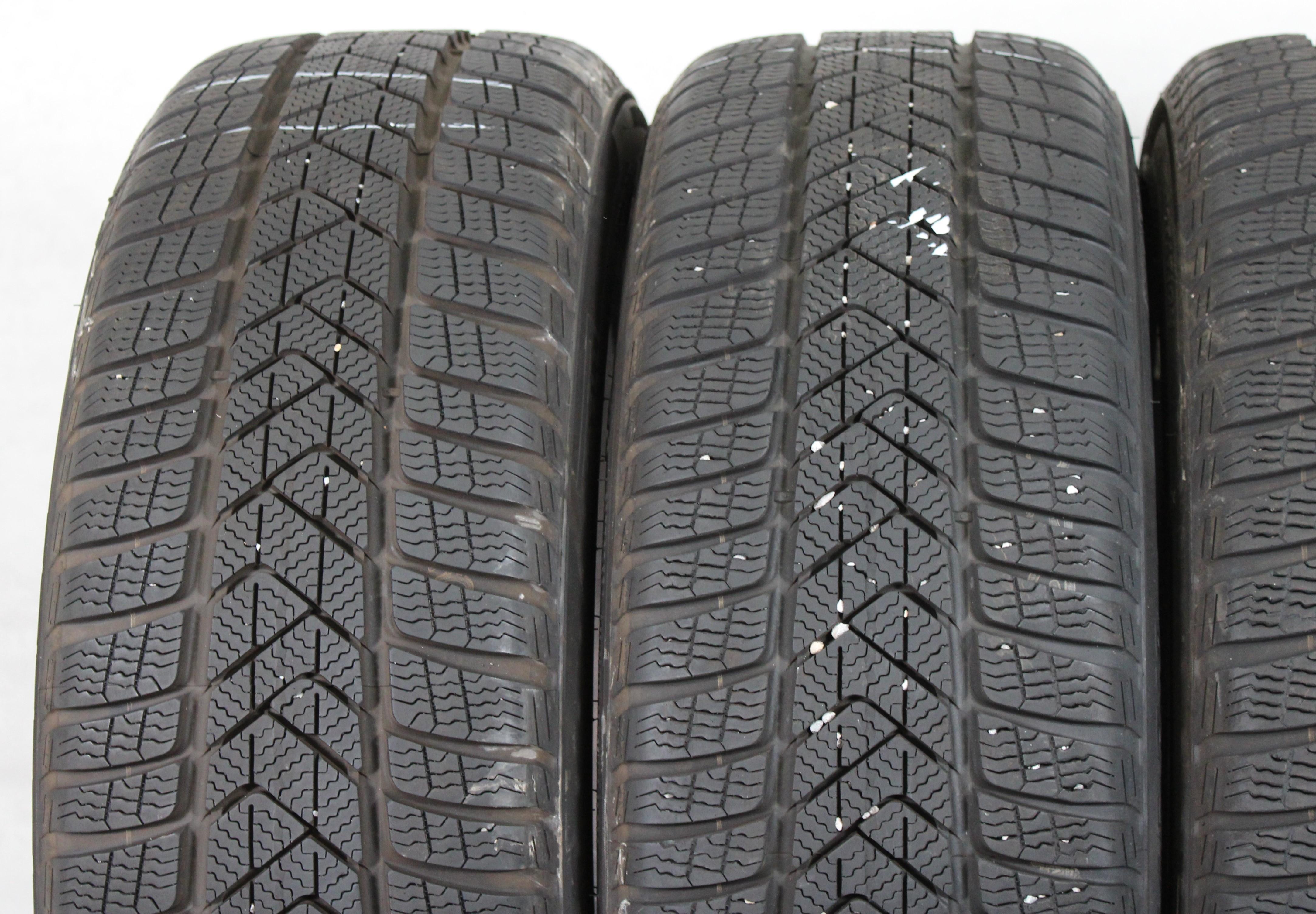 4 pneumatici invernali 225/45R19 96V Pirelli Sottozero 3 Runflat 6,5-7mm 1x2018 3x2019 *
