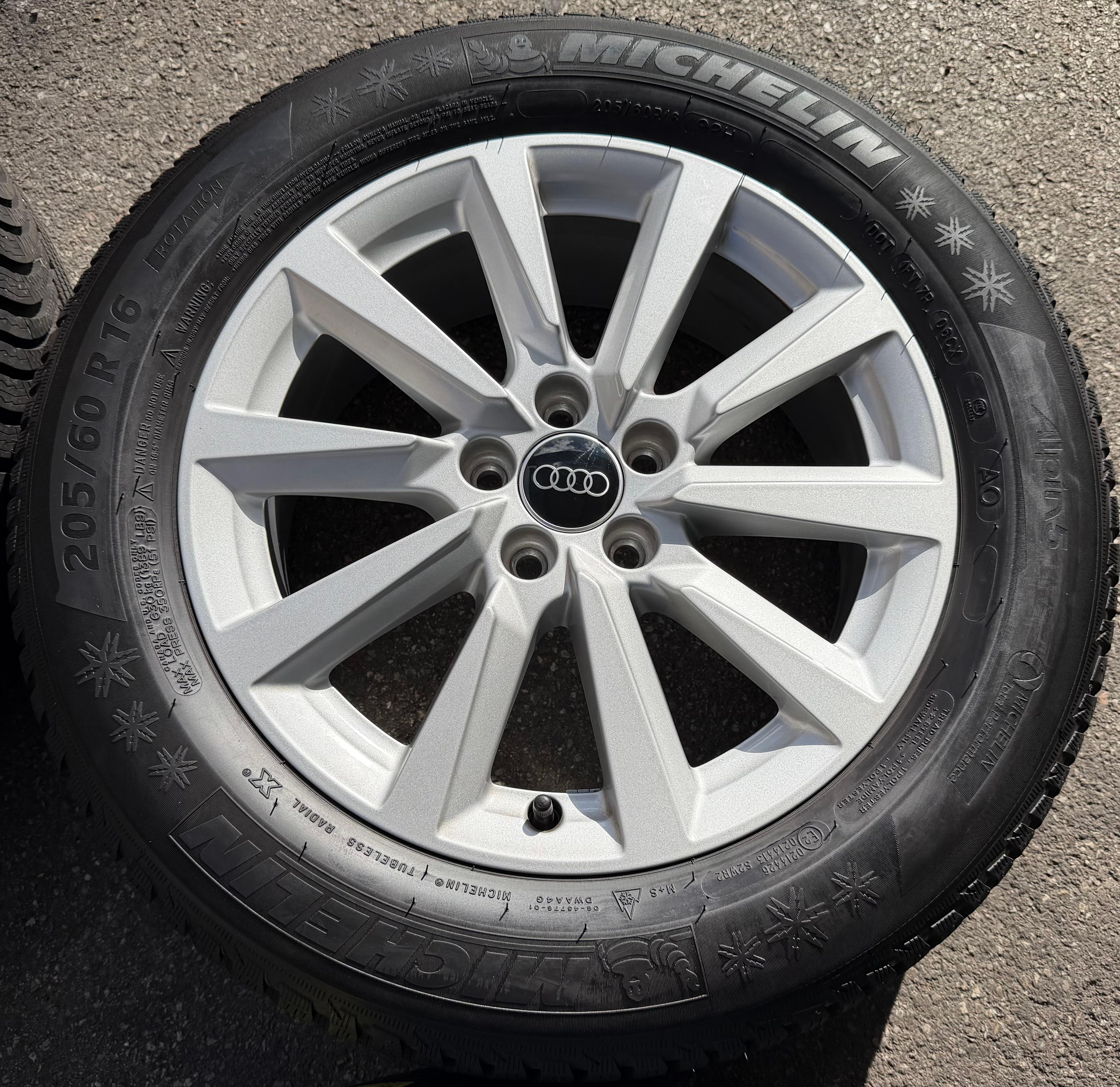 4 ruedas de aleación originales de invierno Audi A1 Allstreet City Carver GB GBH 82A601025C
