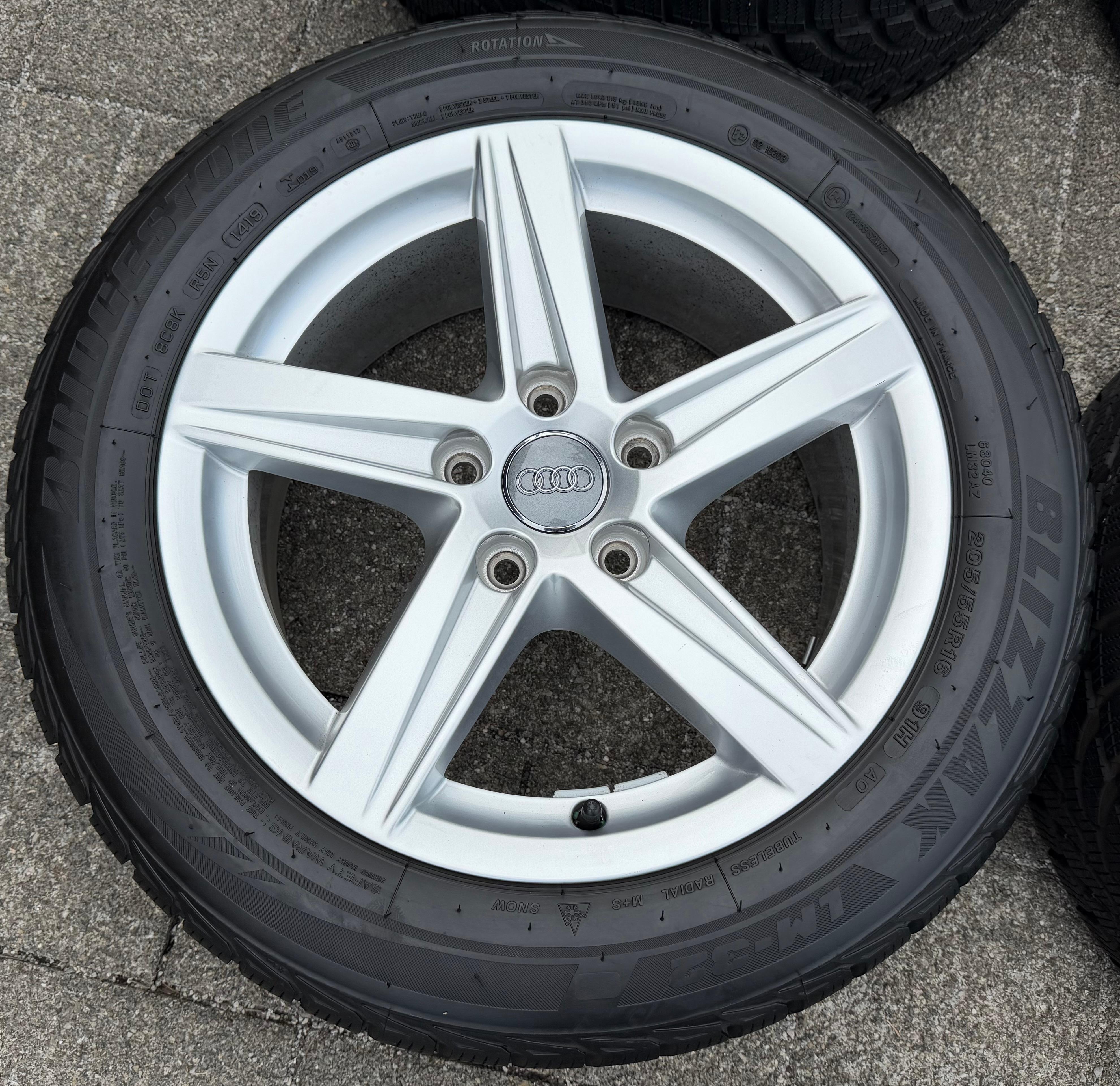 4 Original 16" Alu Winterräder Audi A3 8V 8V0601025CR 205/55R16 91H Bridgestone