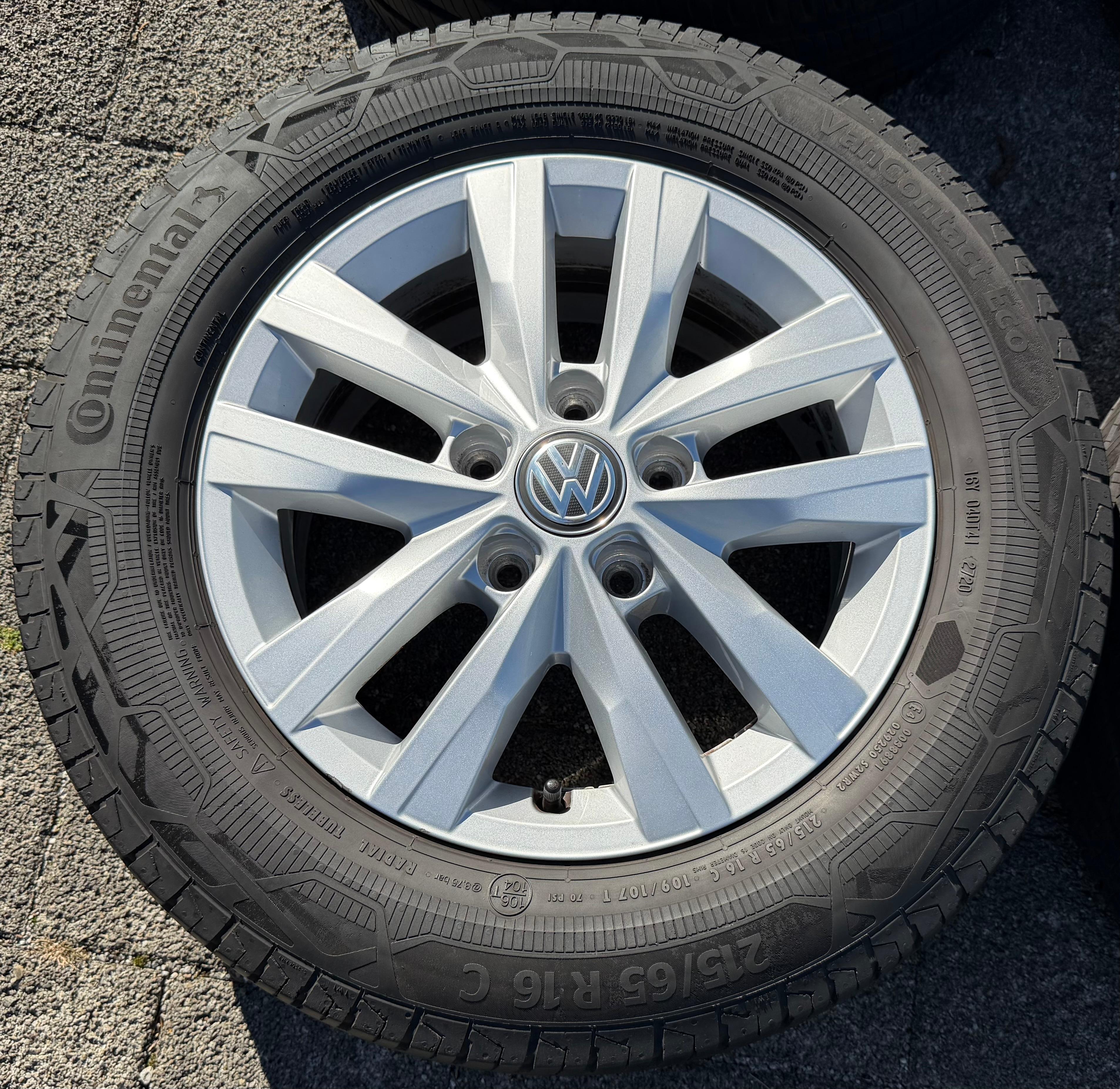 4 ruote estive in lega originali VW Bus T5 T6 T6.1 215/65R16C Clayton 7E0601025N