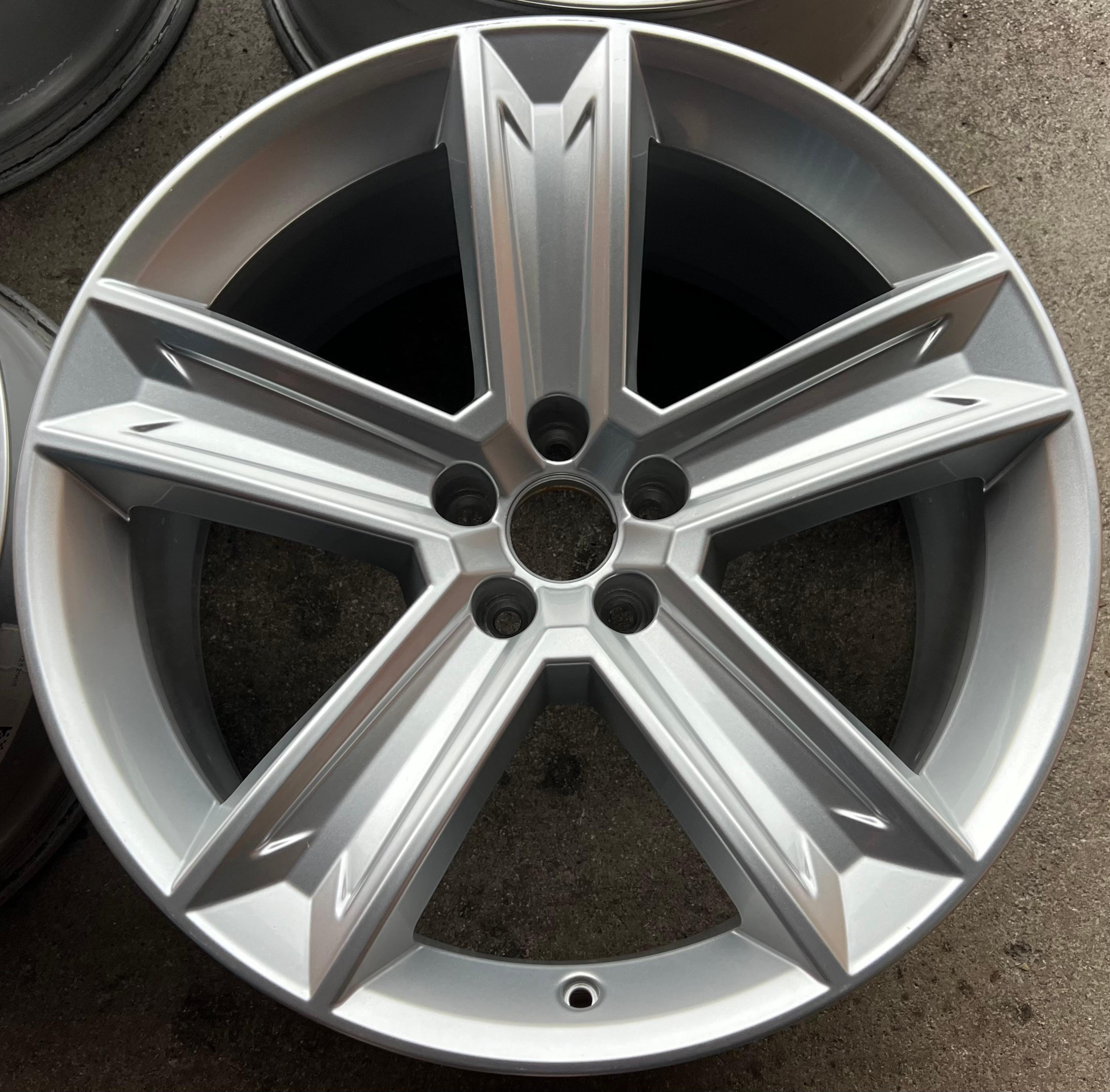 4 ORIGINAL 20" ALUFELGEN AUDI Q8 4M8601025C 9x20 ET20 FELGEN FREIHAUS