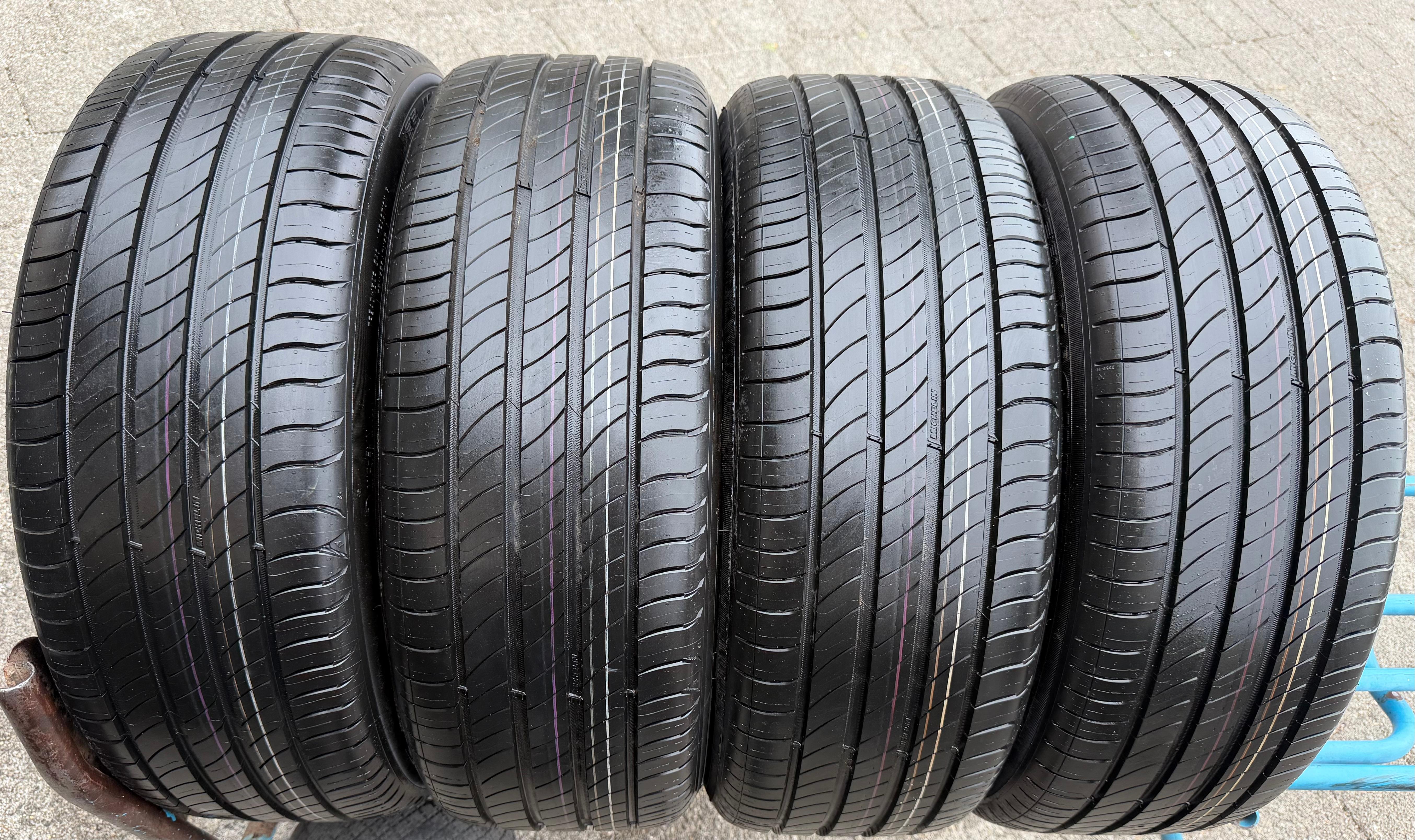 4 roues été complètes en aluminium d’origine 18" Audi Q2 SQ2 81A601025G 215/50R18 92W Michelin