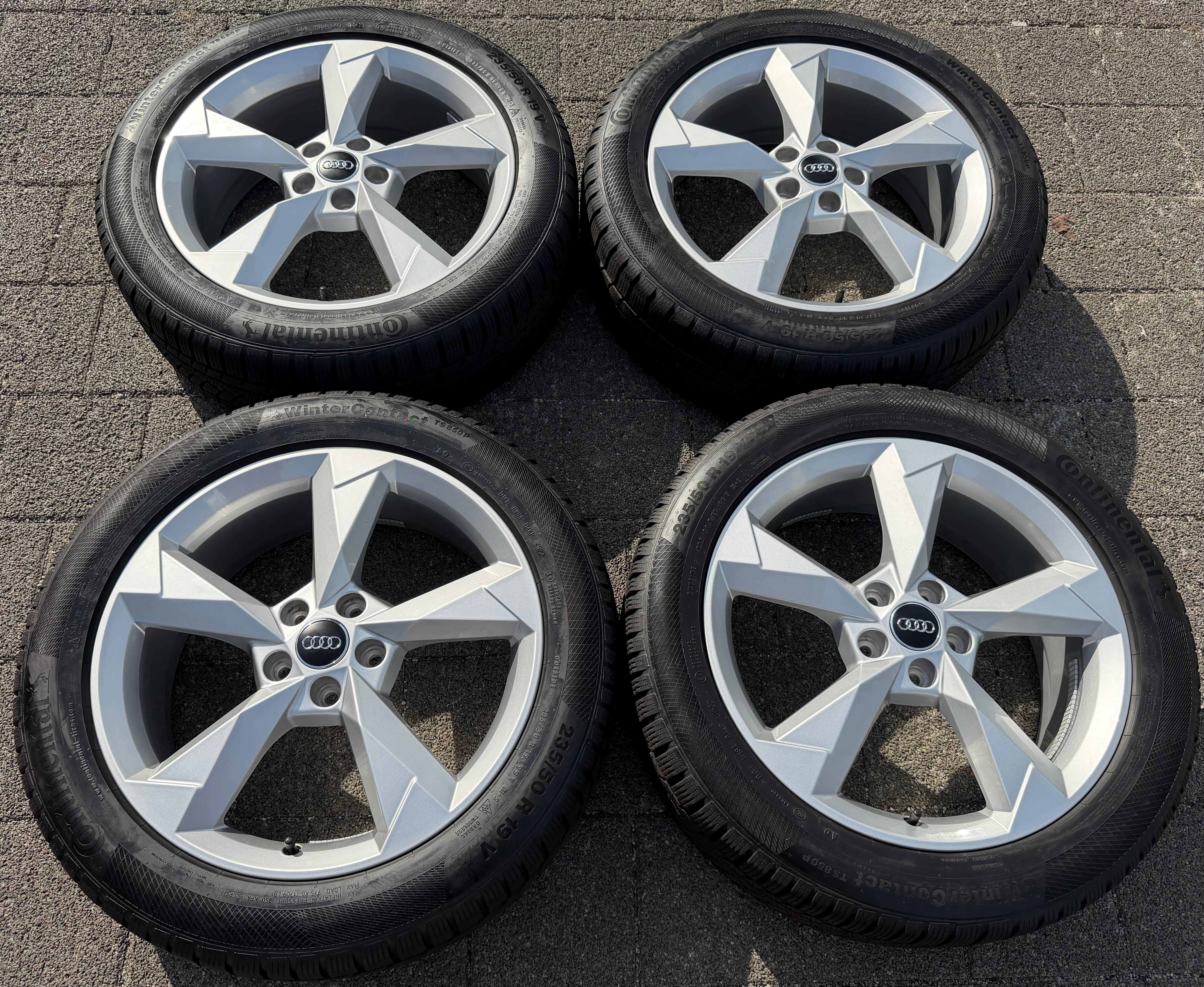4 Original 19" Alu Winterräder Audi Q3 F3B 83A 83A601025N 235/50R19 99V Continental