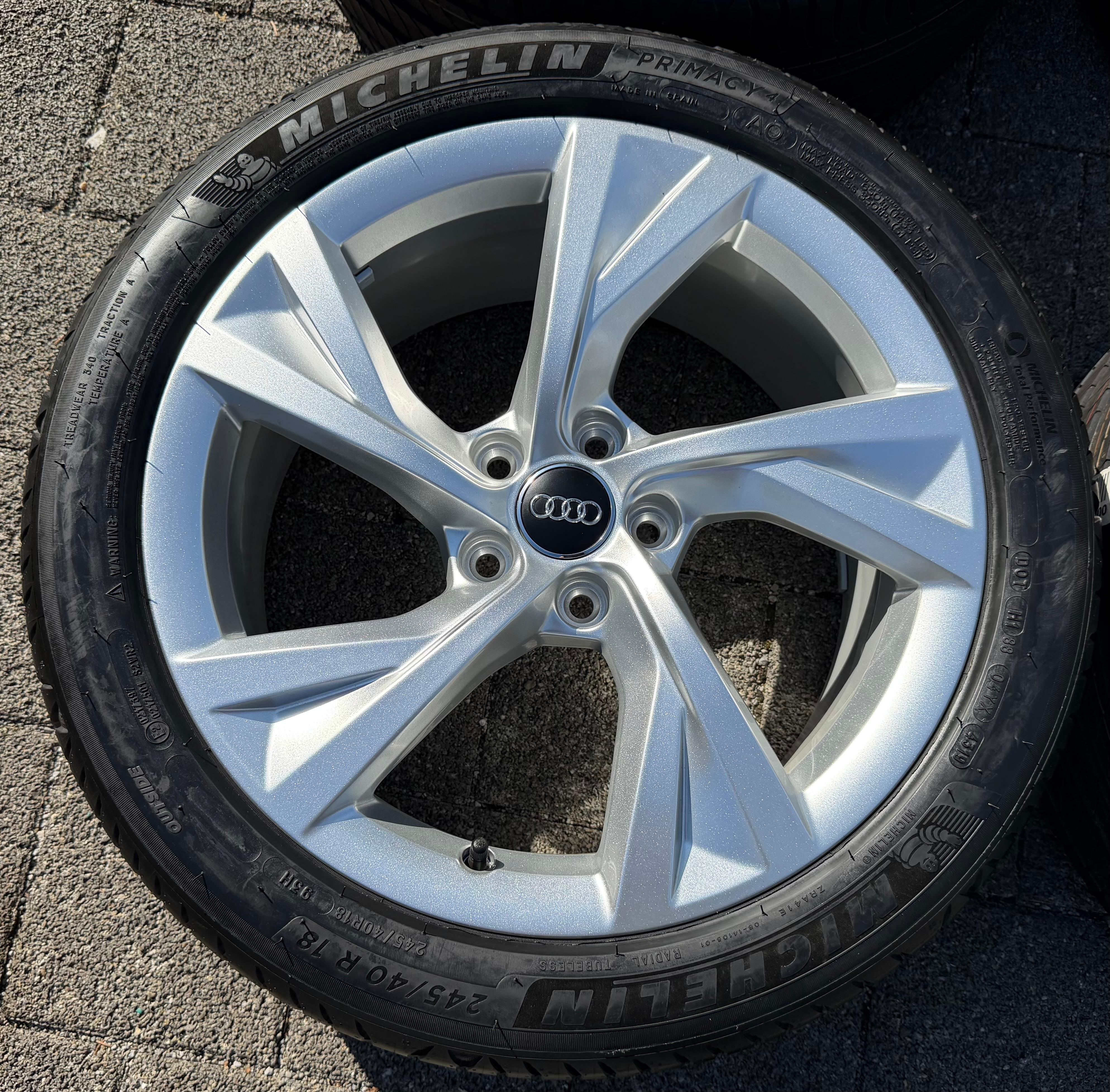 4 Original 18" Alu Sommerräder Audi A4 S4 8W B9 8W0601025EJ 245/40R18 93H Michelin