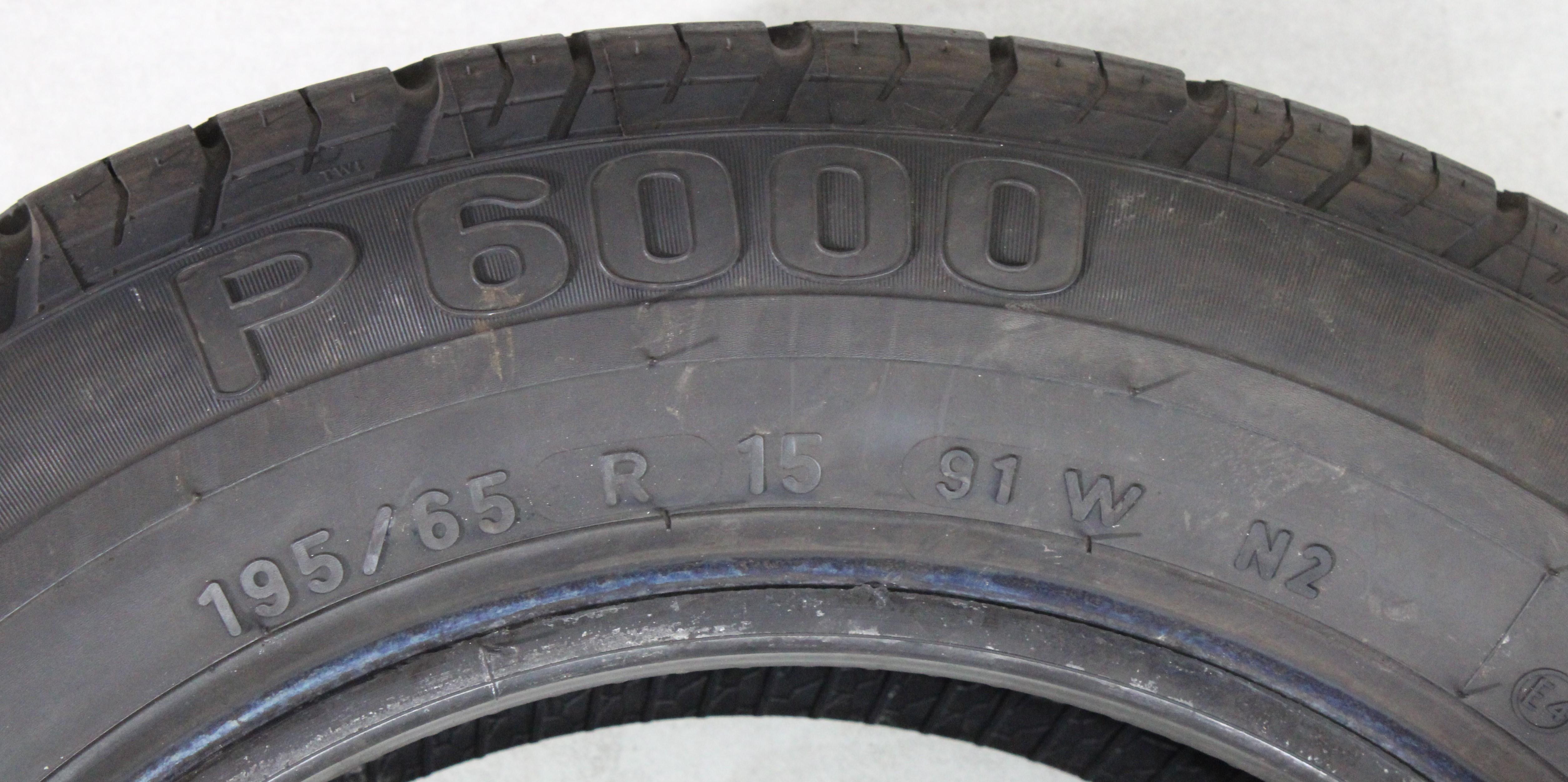 2 x 195/65R15 91W Sommerreifen Pirelli P6000 N2 in der Mitte 6mm und auf den Schultern 5mm. 2015