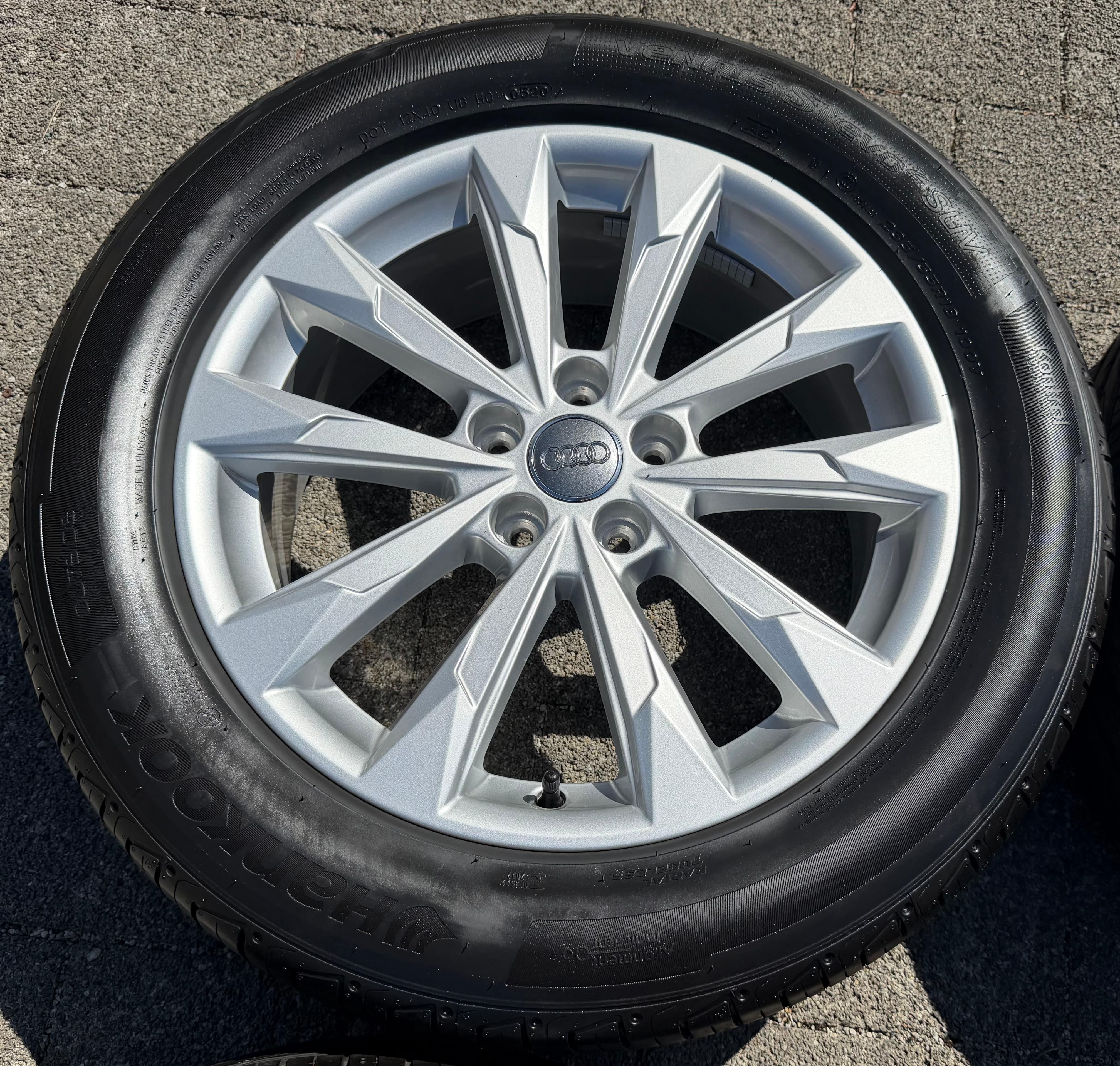 4 Original 18" Alu Sommerräder Audi Q3 F3 83A 83A601025G 235/55R18 100V Hankook