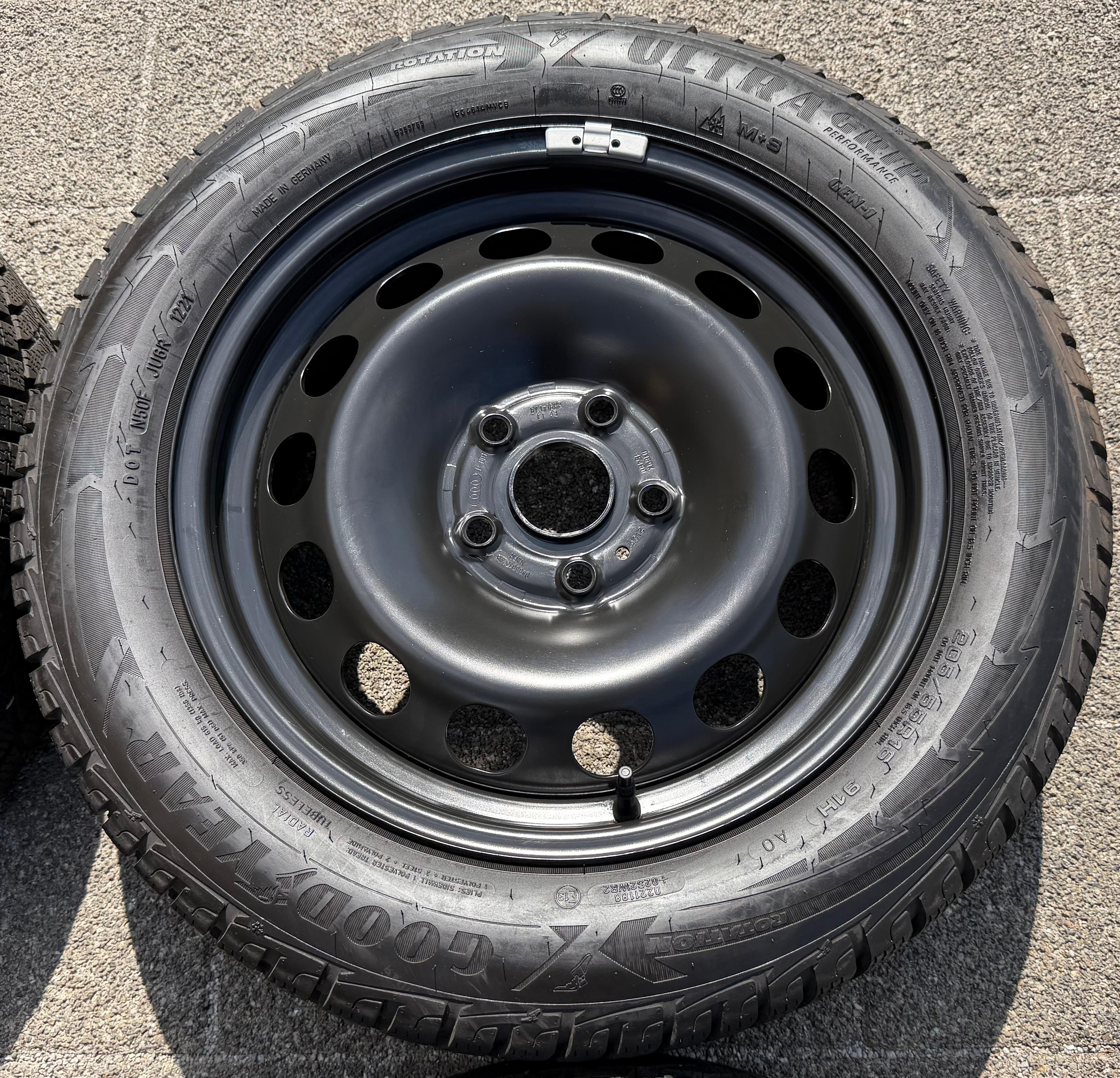 4 Winterräder Audi A3 8V Sportback Cabrio  205/55R16 91H Goodyear 8V0601027A 2021