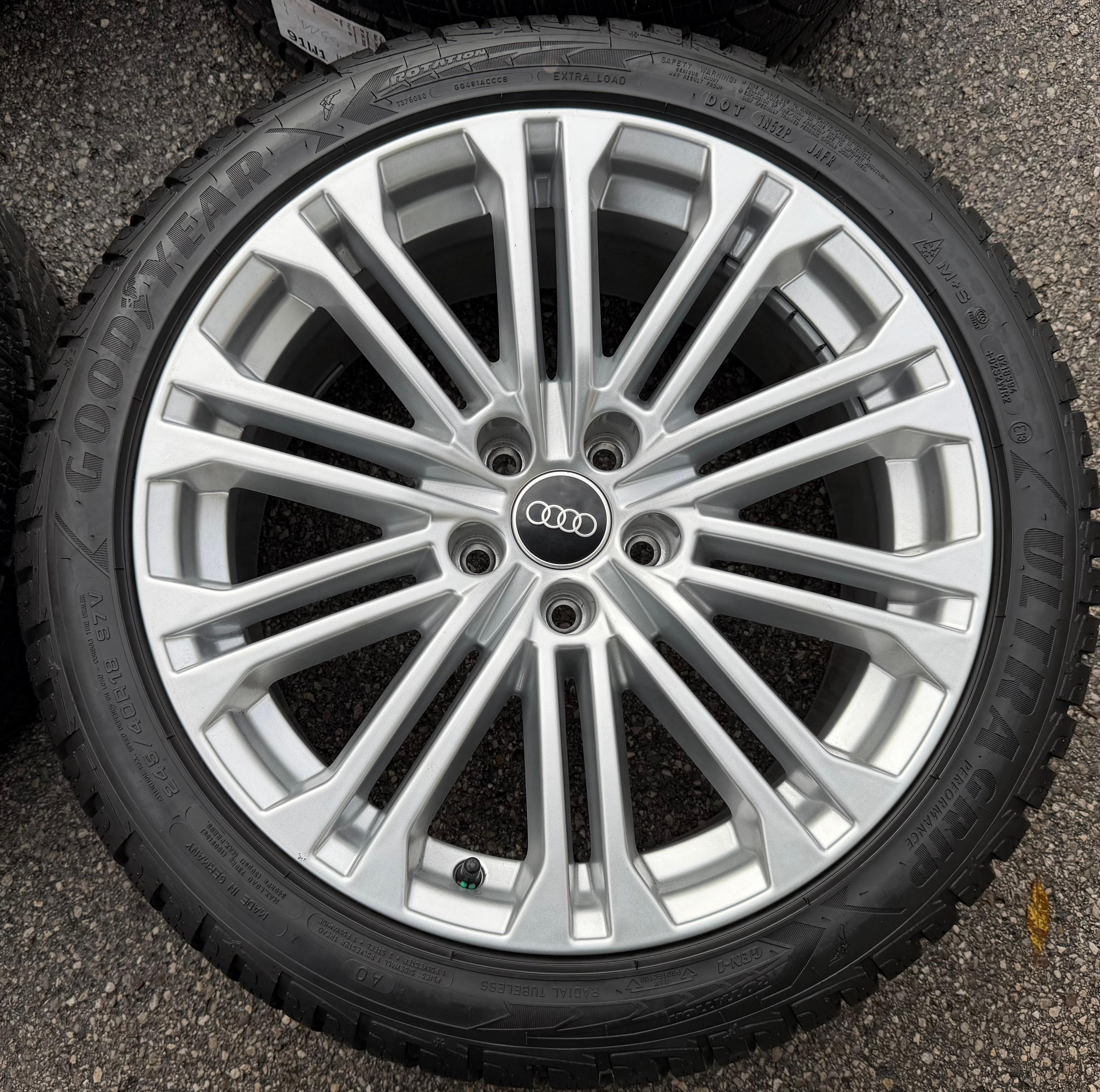 4 ruedas de invierno de aluminio originales de 18" Audi A5 S5 8W F5 245/40R18 97V 8W0601025EE Goodyear