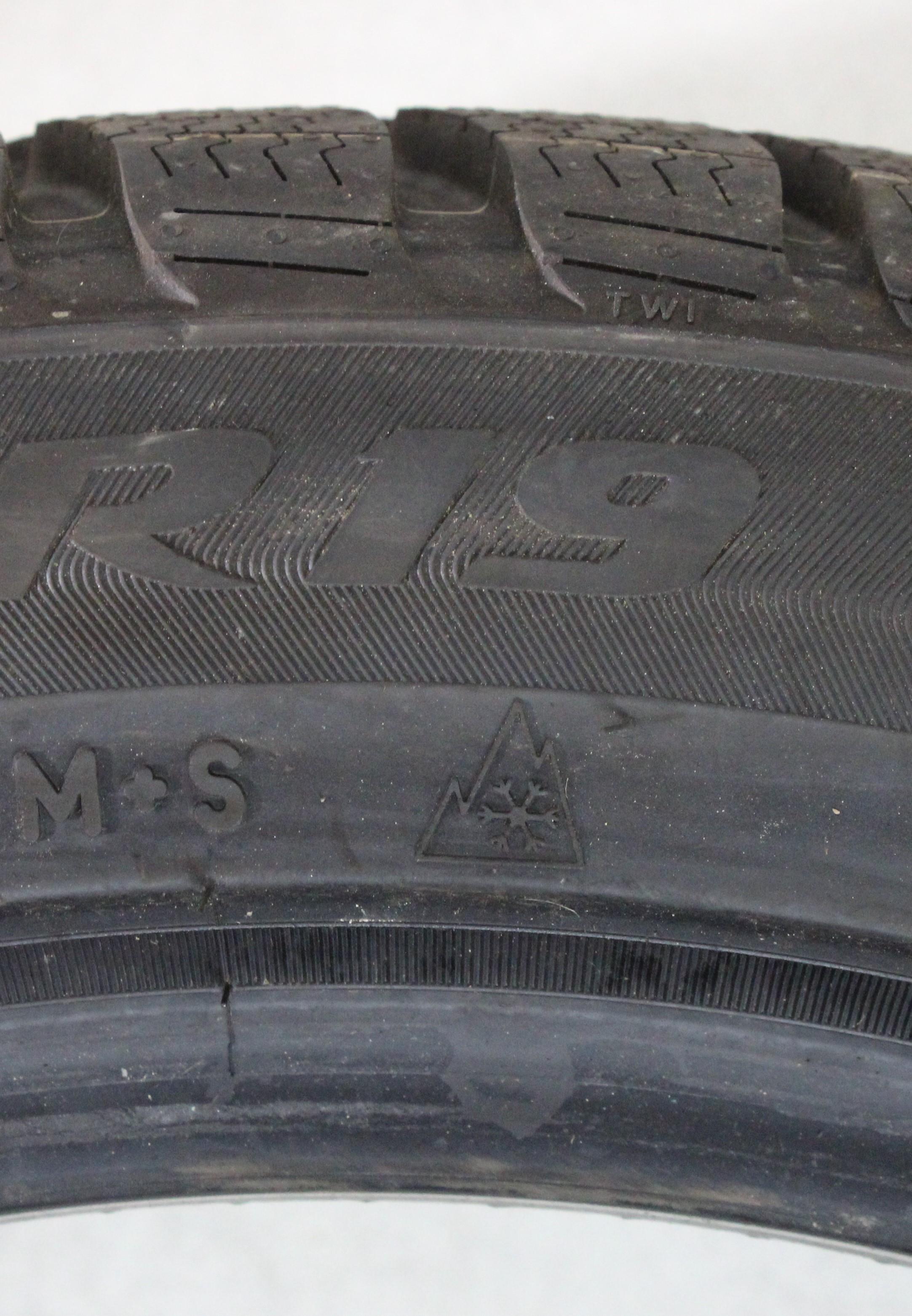 1 x 245/45R19 102V Winterreifen Pirelli Sottozero 3 AO Volles Profil 2019